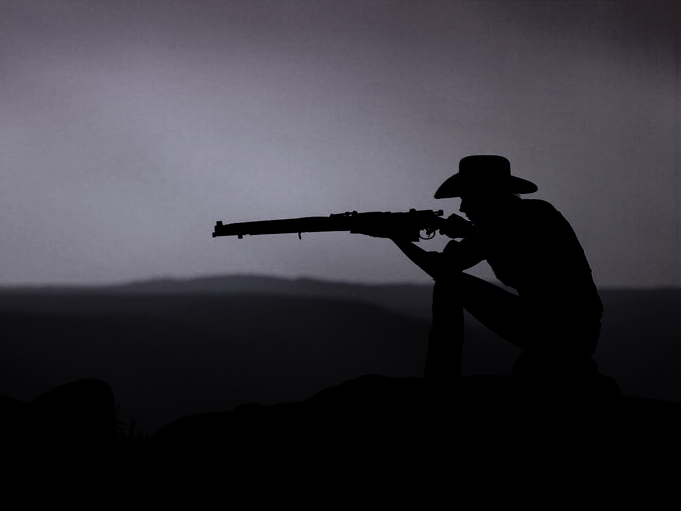 Стрелок на закате обои