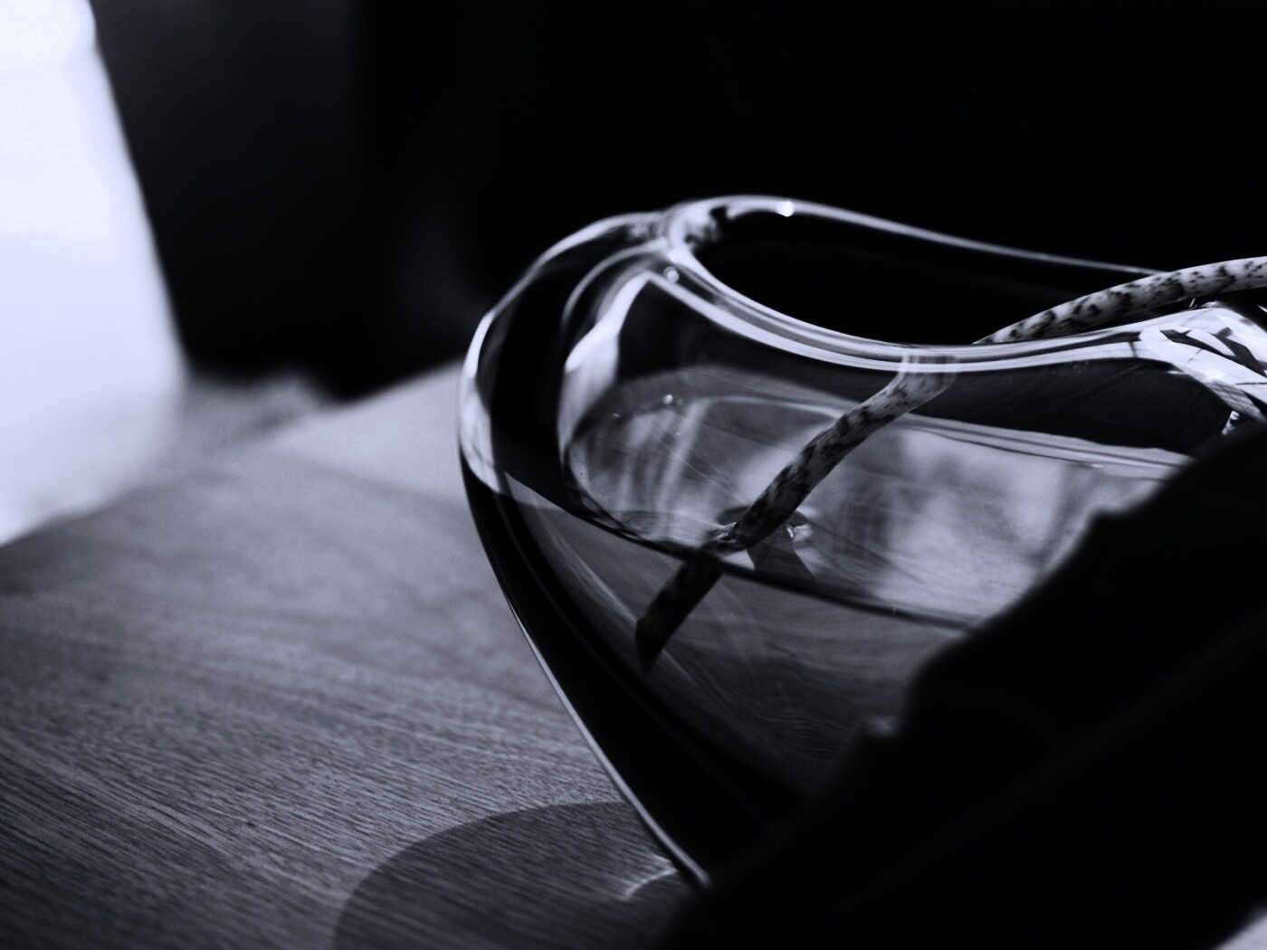 Ваза с листом обои