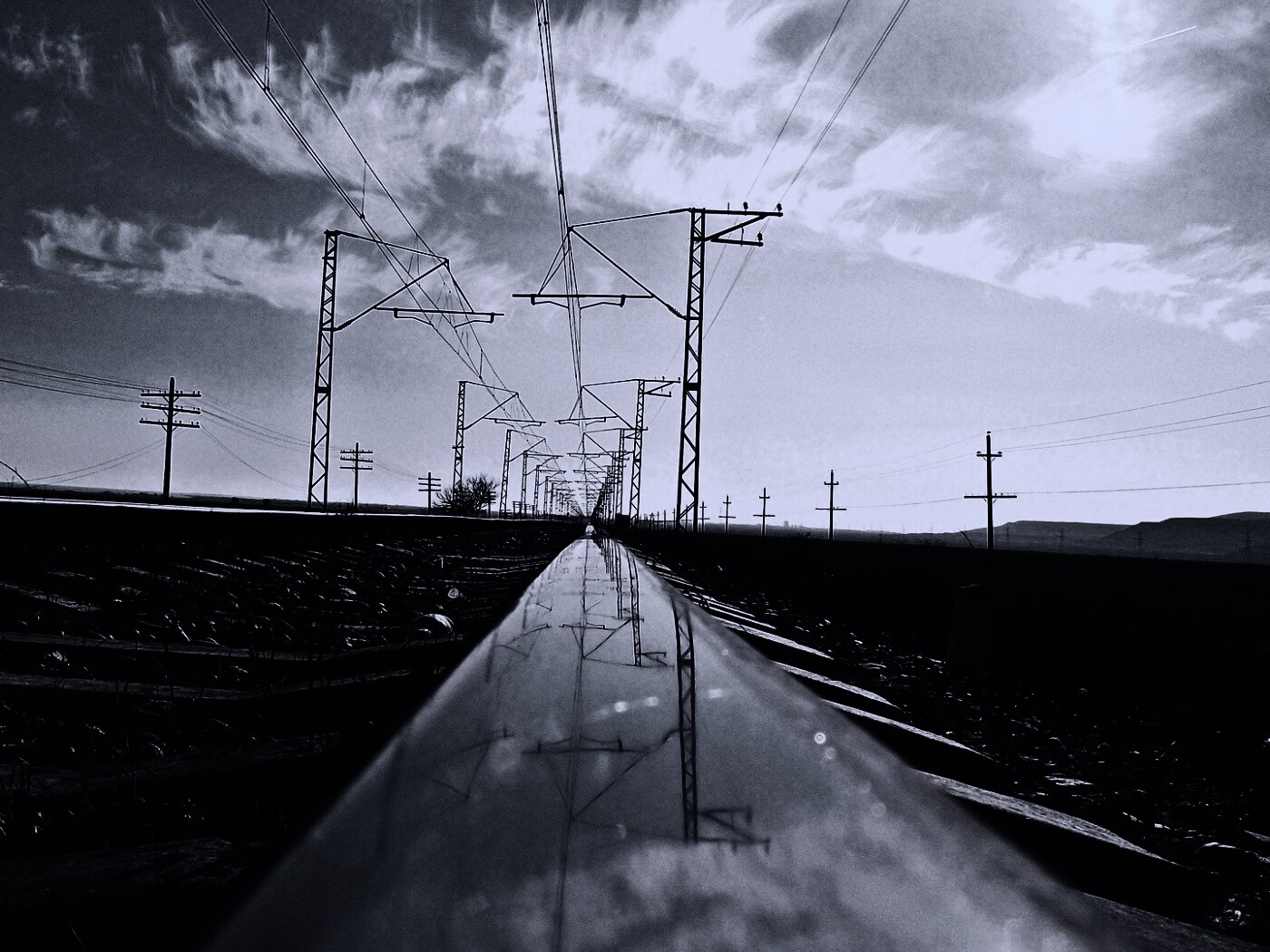 Отражение в рельсе обои