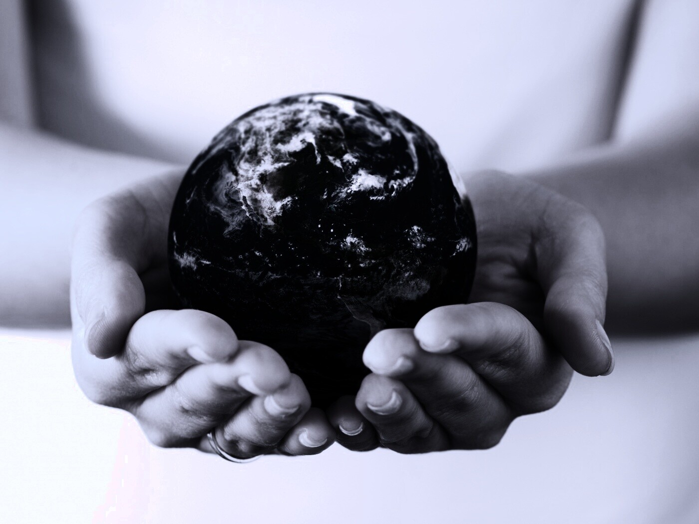 Весь мир в твоих руках обои