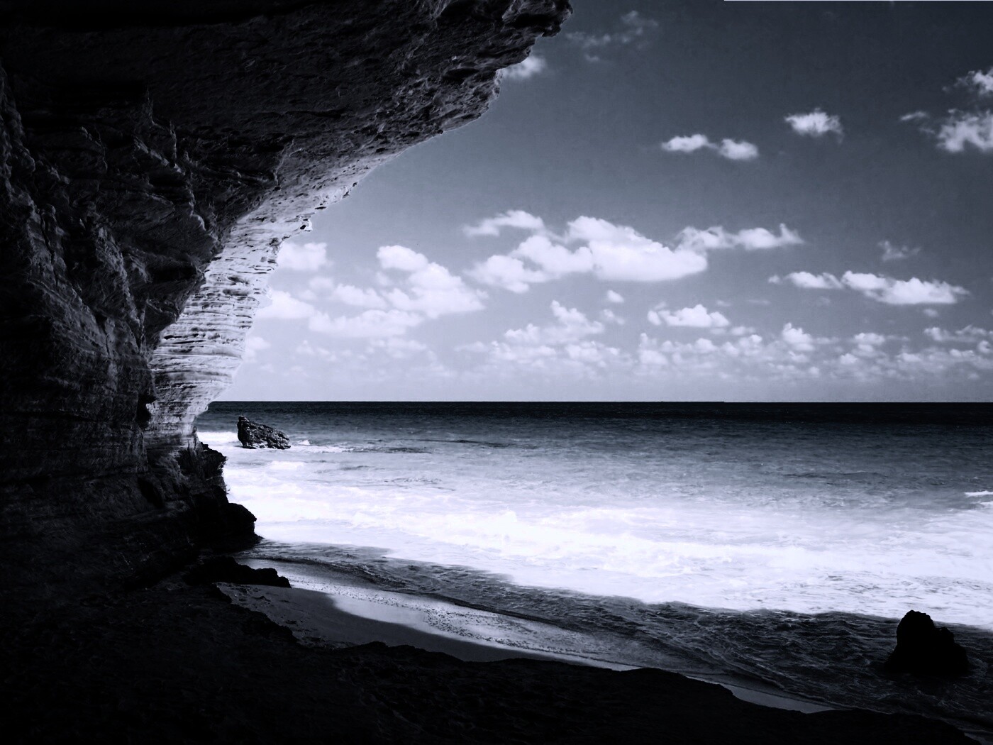 Скальный морской берег обои