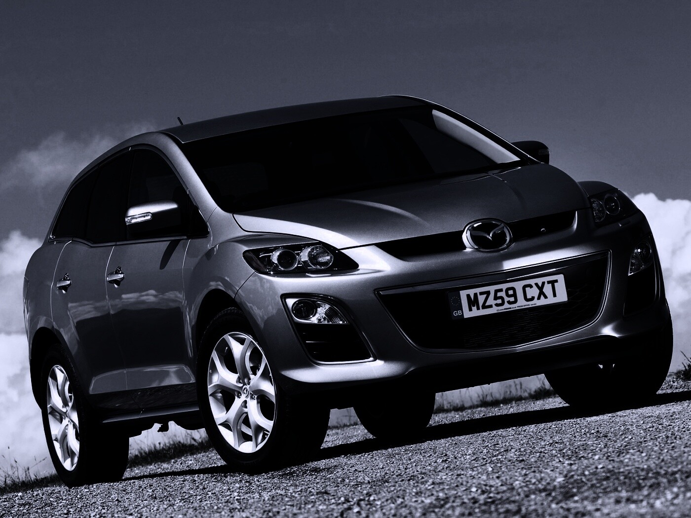 Кроссовер Mazda обои