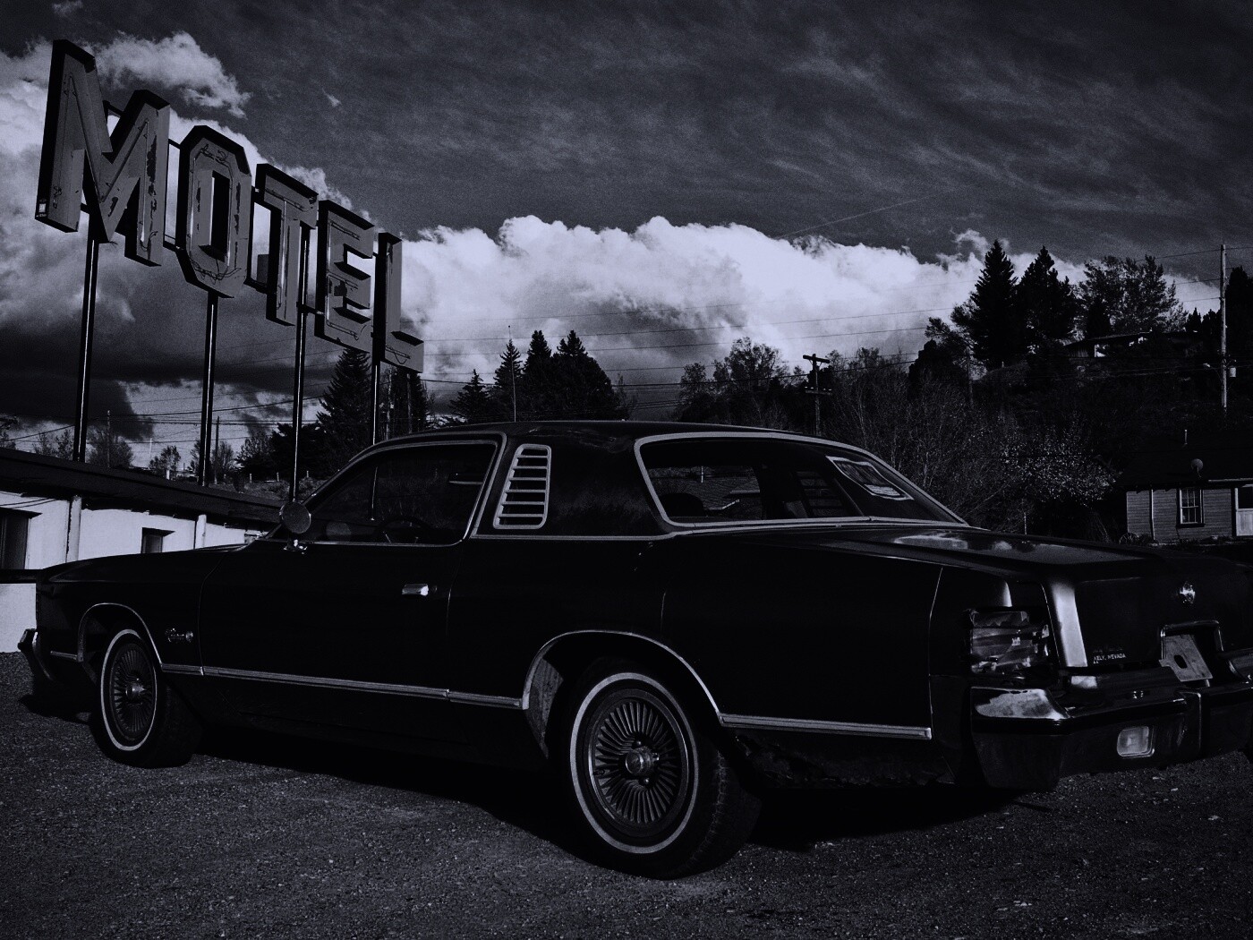 Олдскульный Dodge около мотеля обои