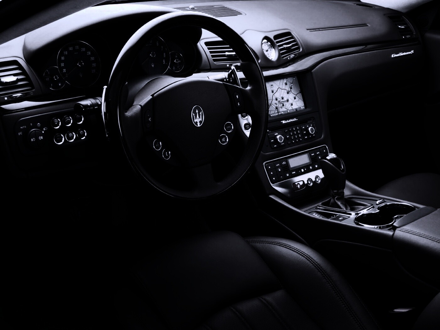 Салон Maserati Granturismo обои