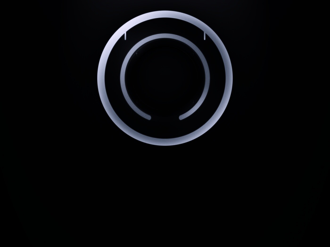 Диск из Tron на черном фоне обои