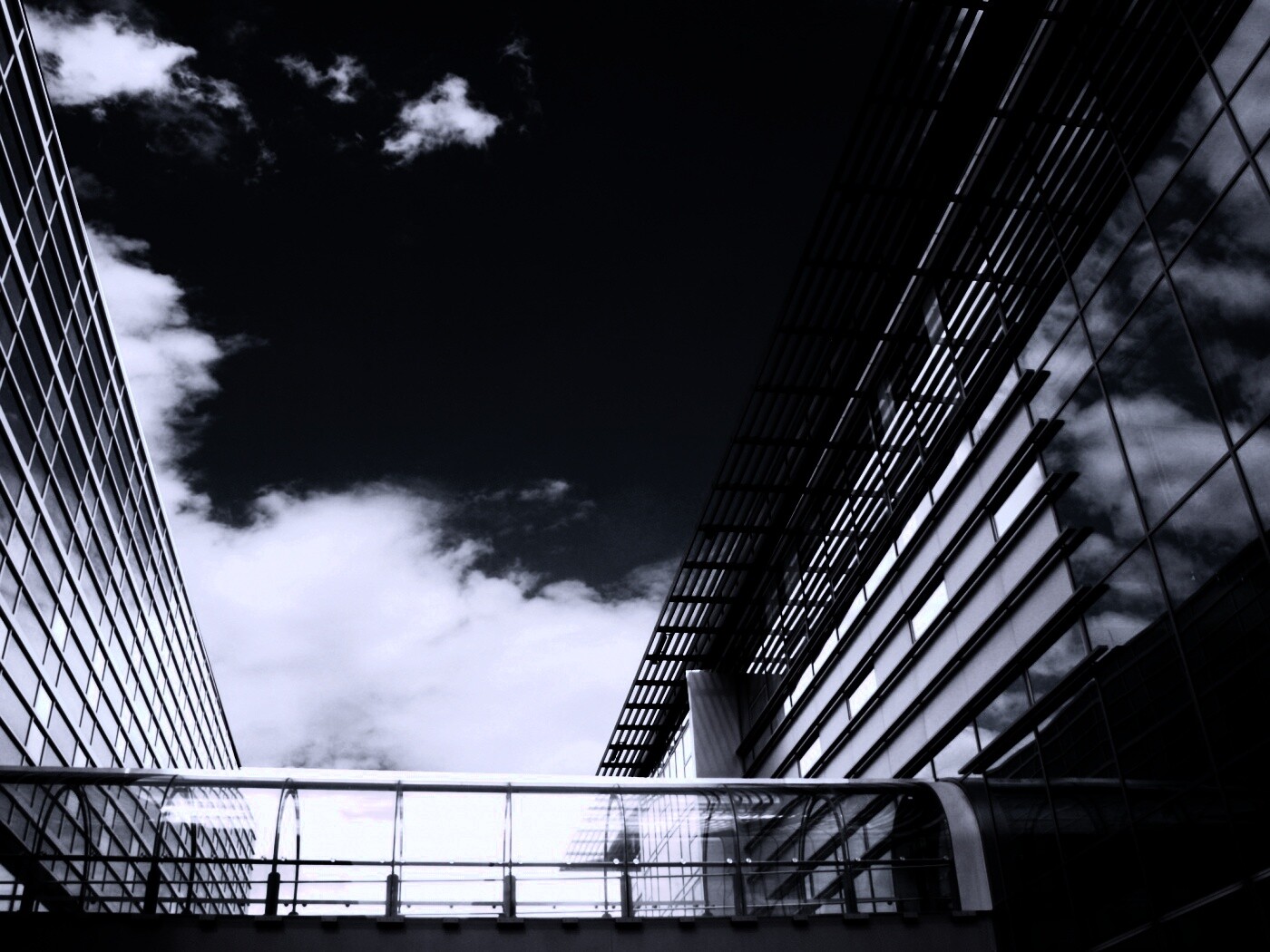 Стекло и металл обои