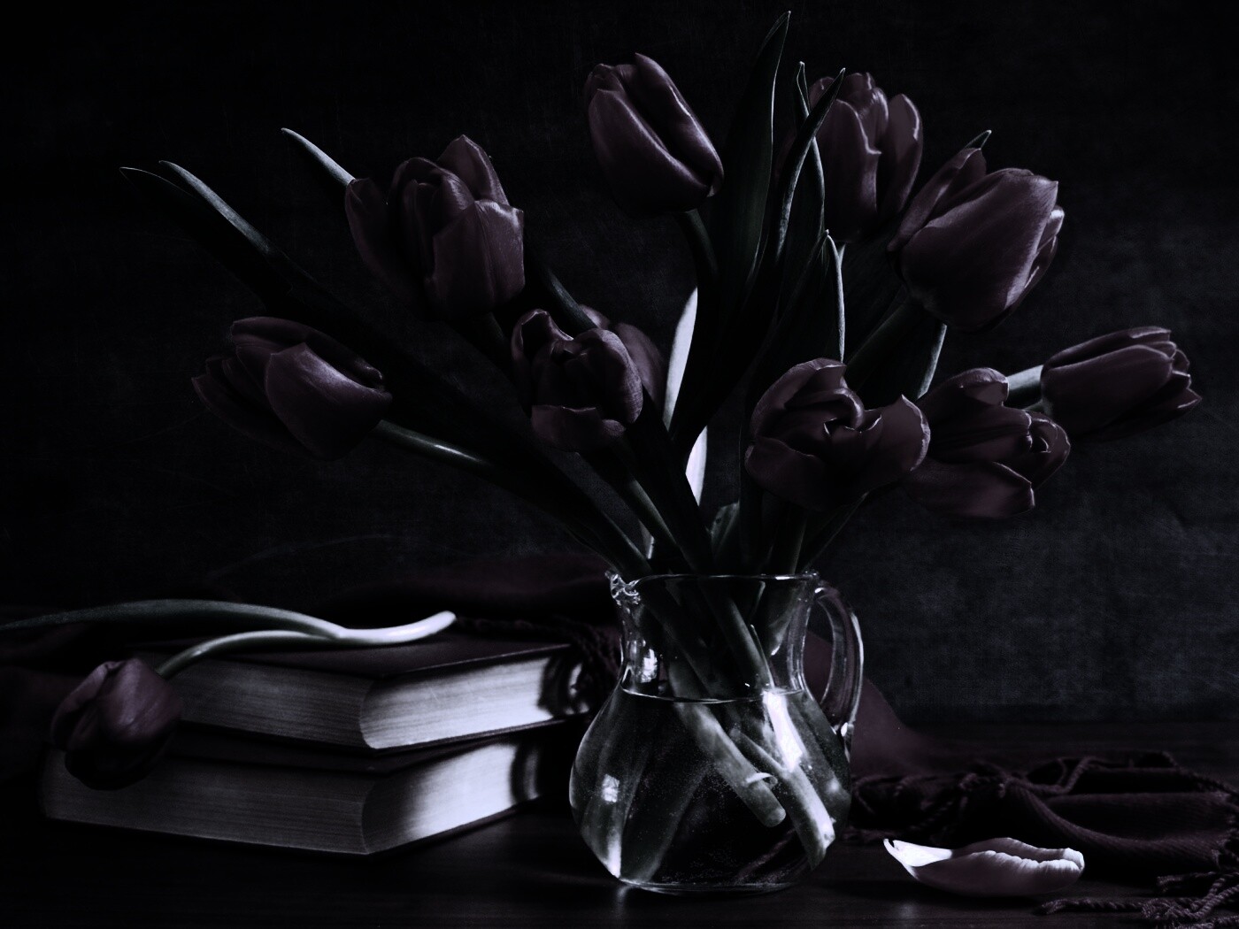 Букет красных тюльпанов обои