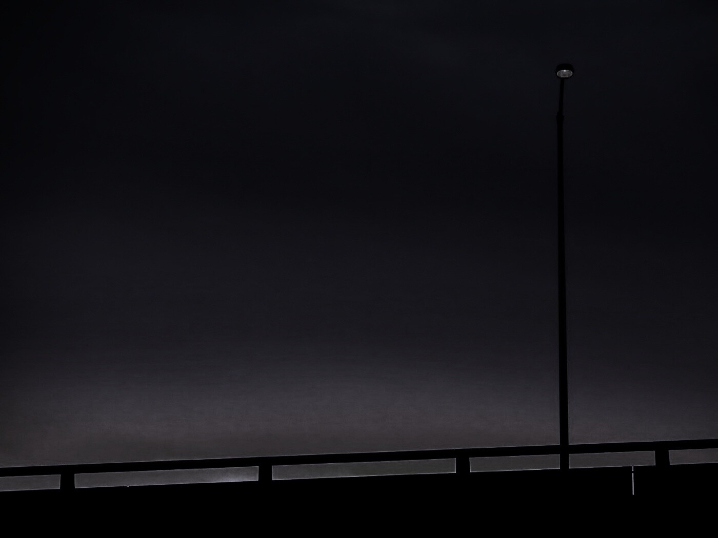 Одинокий фонарь обои