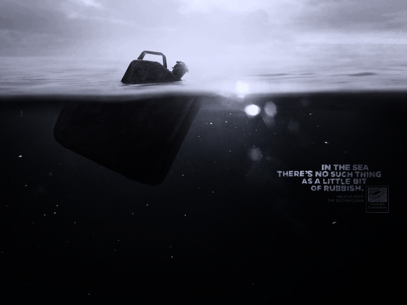 Не бывает "немного" мусора обои