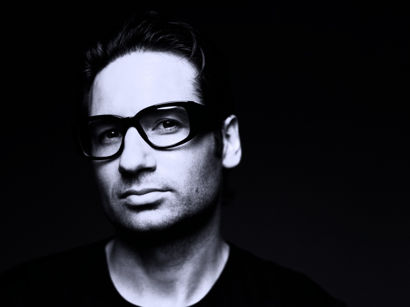 Дэвид Духовны обои