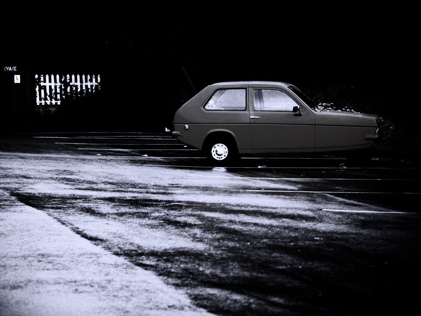 Трёхколёсный ретро автомобиль обои