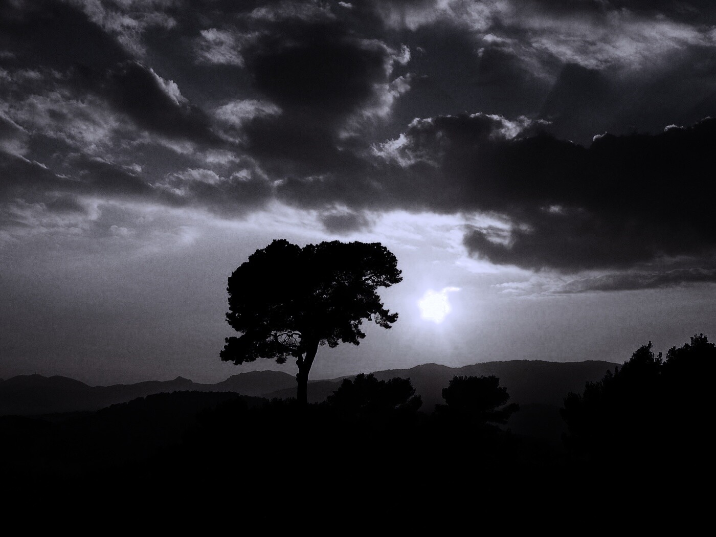 Закат над холмами обои