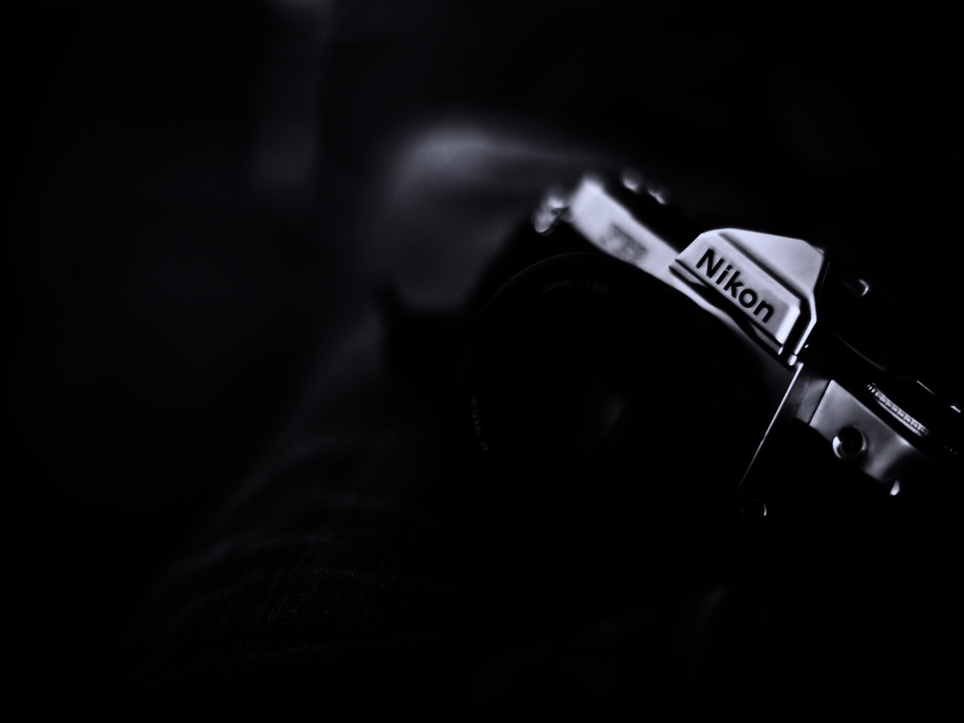 Плёночный фотоаппарат Nikon обои