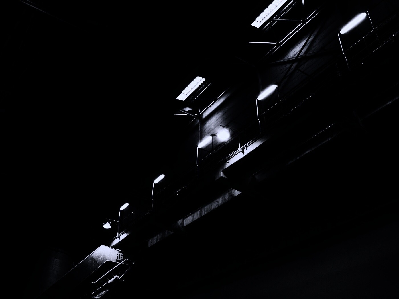 Платформа ночью обои