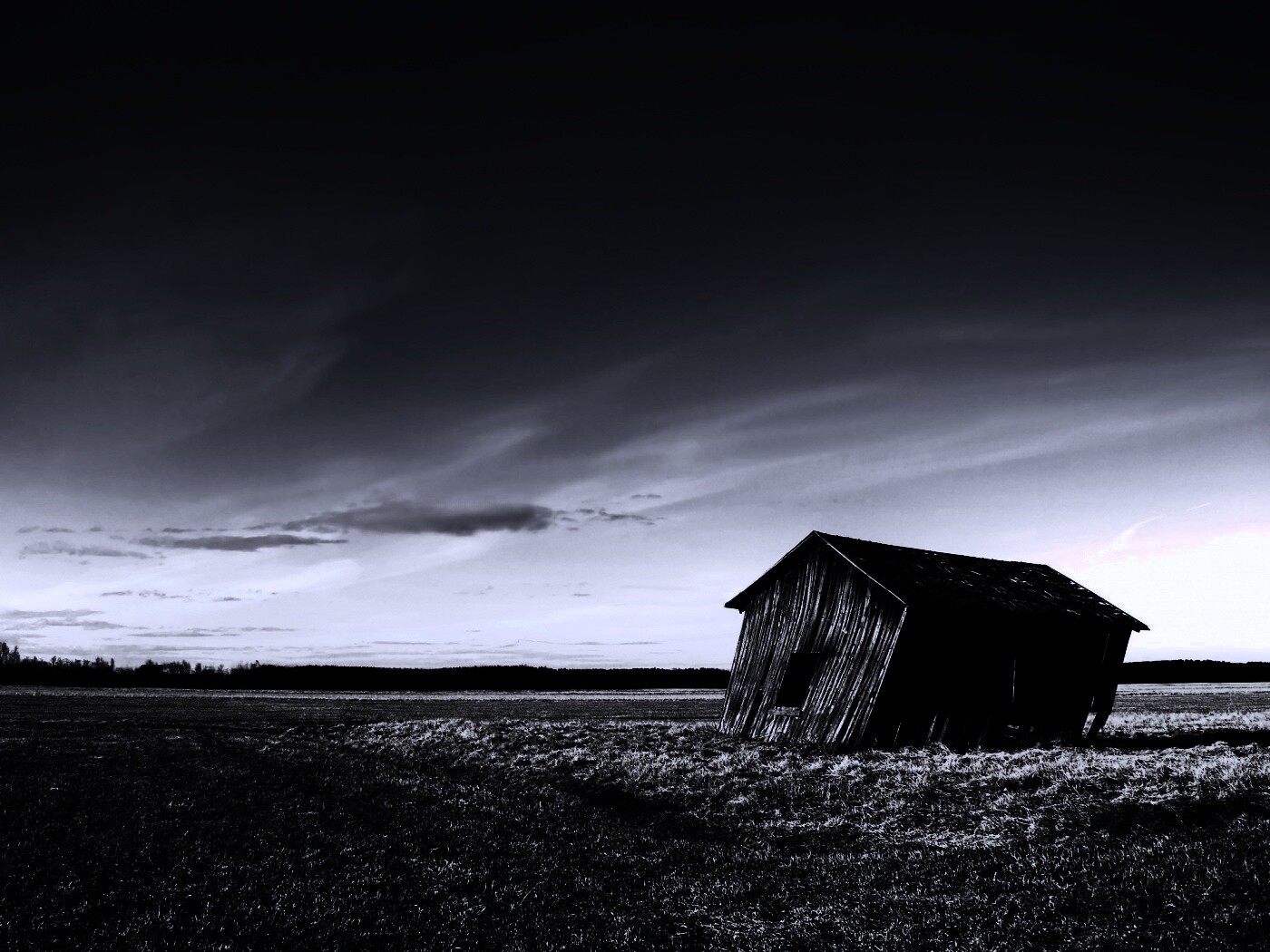 Покосившийся сарай обои