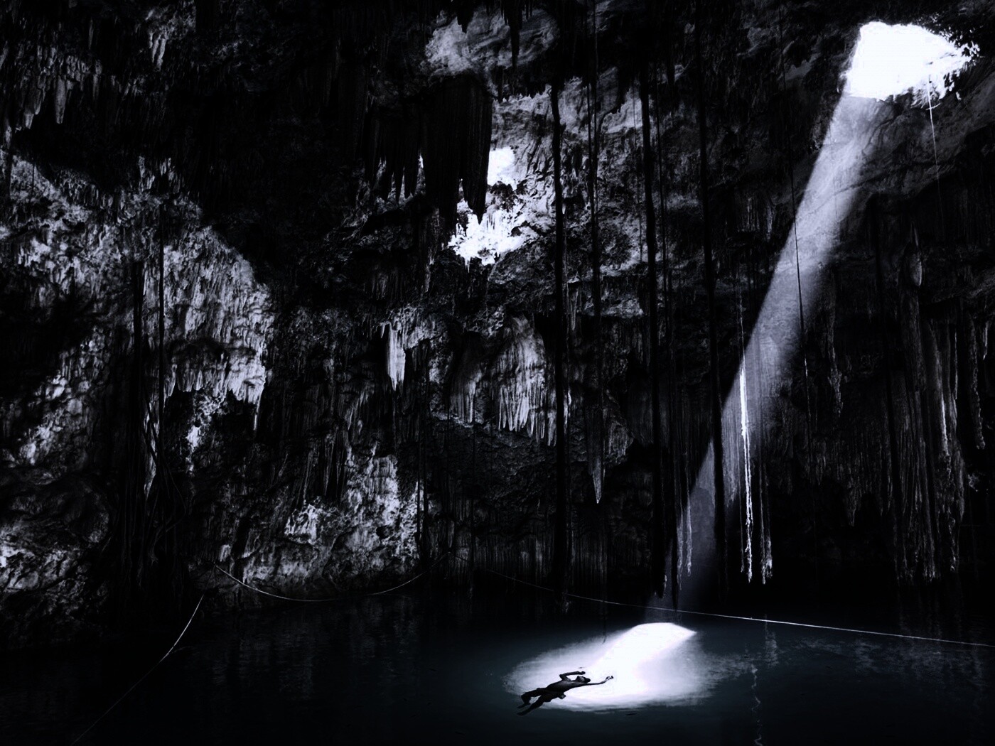 Пещера сталактитов обои