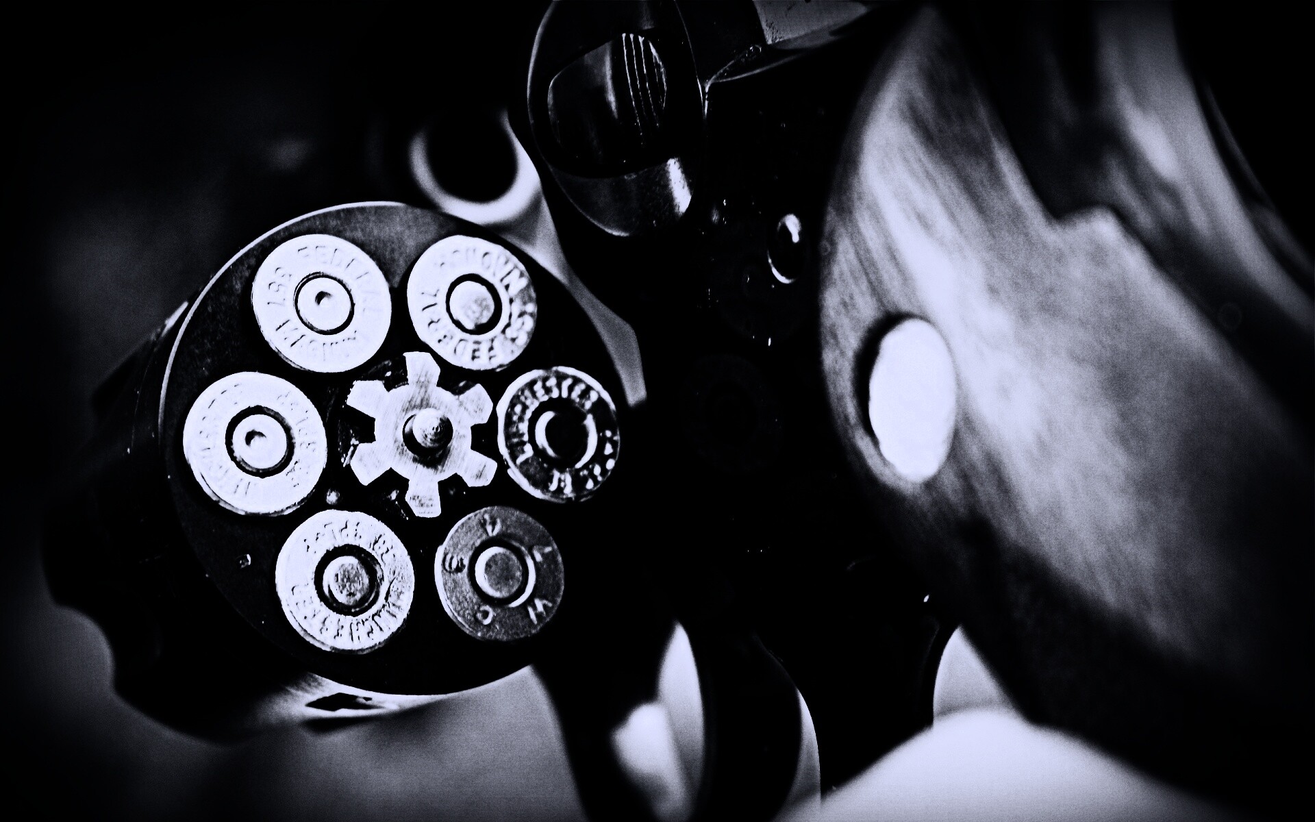 Револьвер обои