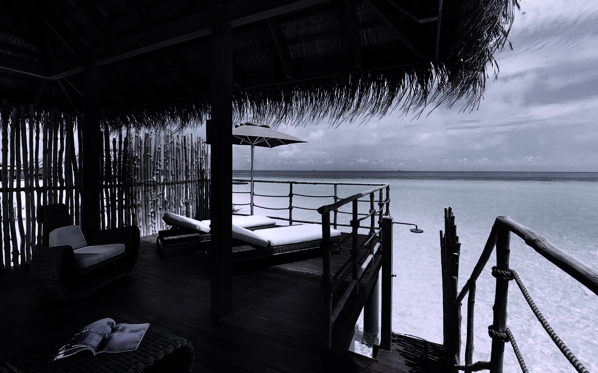 Домик на пляже обои