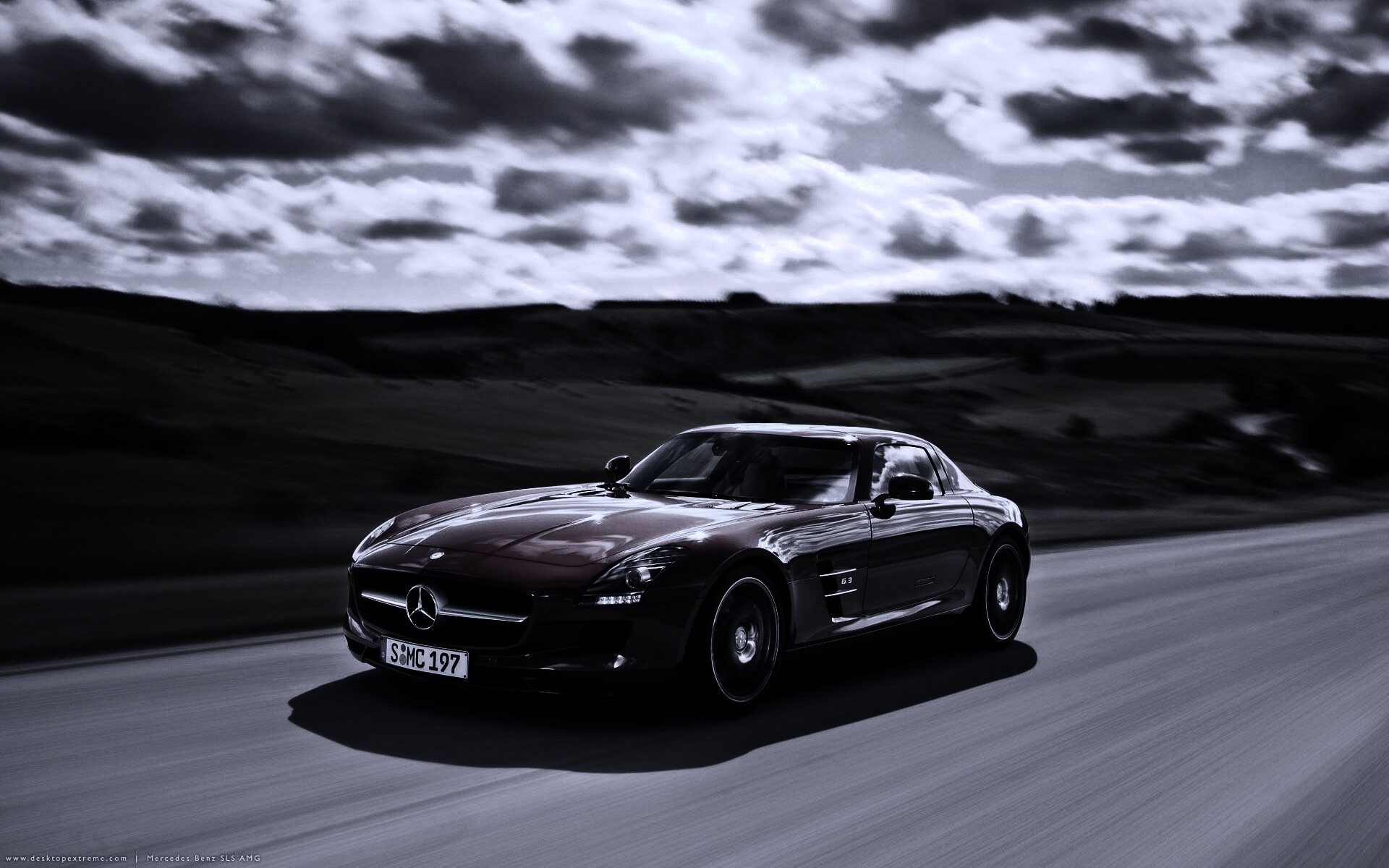 Красный спортивный мерседес обои