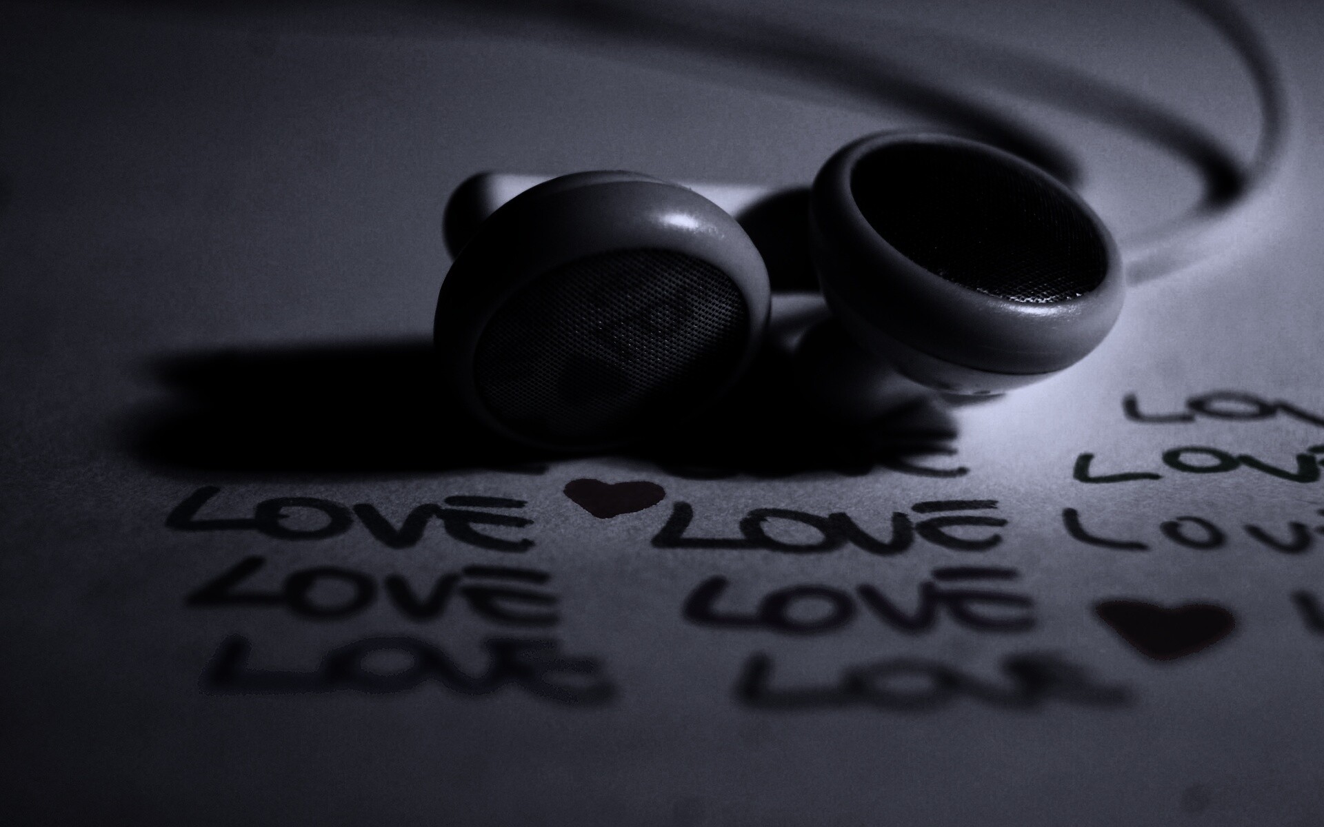 Наушники и любовь обои