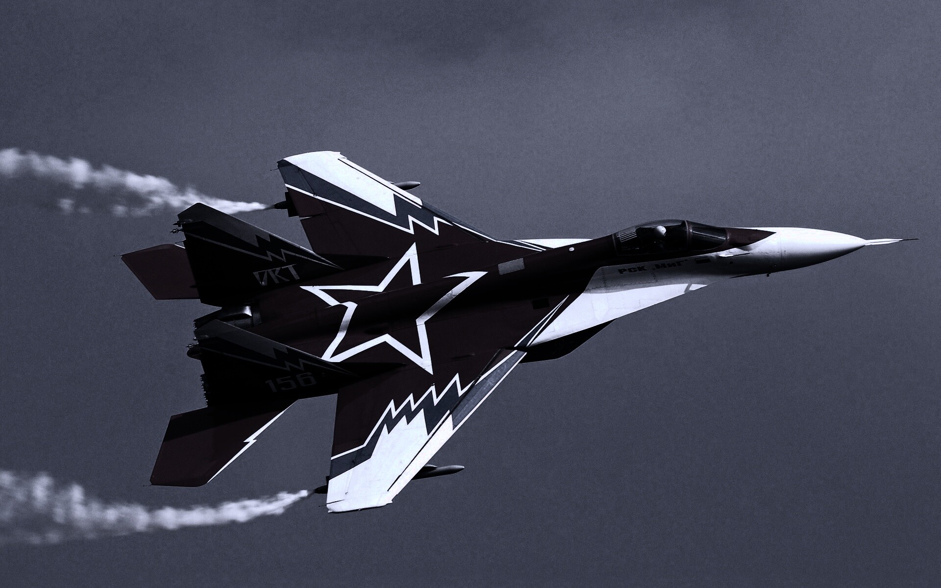 Истребитель МИГ пилотажной группы обои