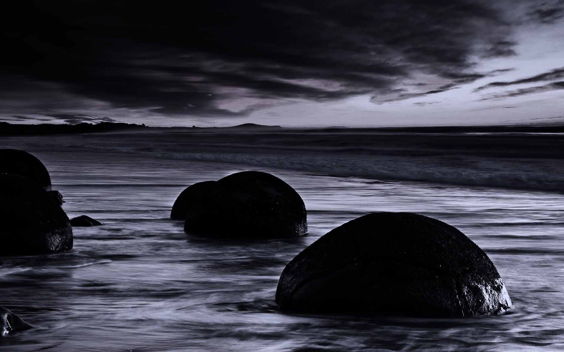 Камни в морском прибое обои