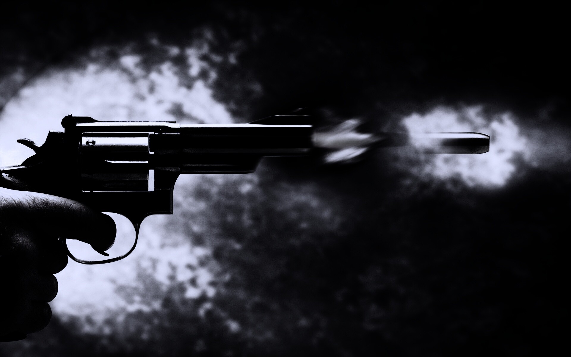 Выстрел из револьвера обои
