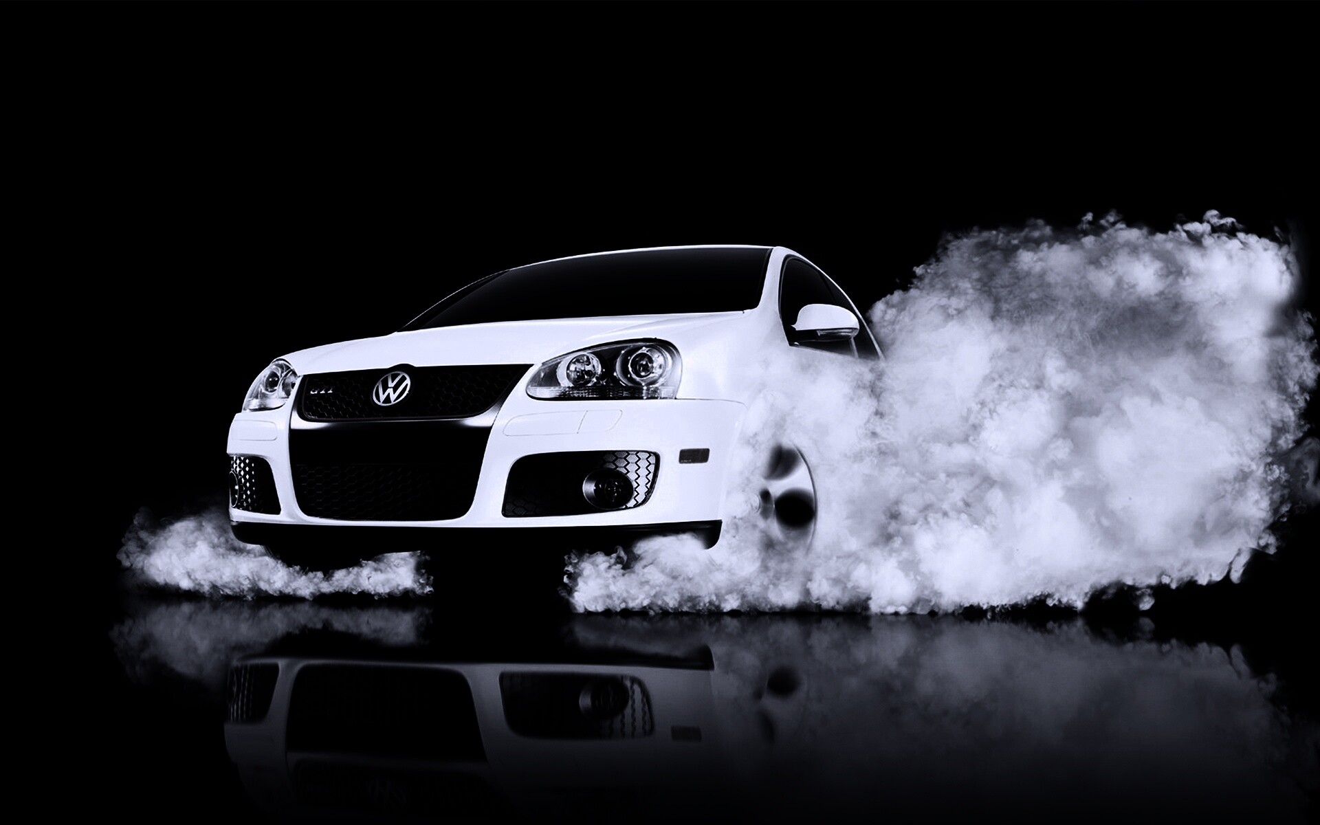 Буксующий белый Фольц обои