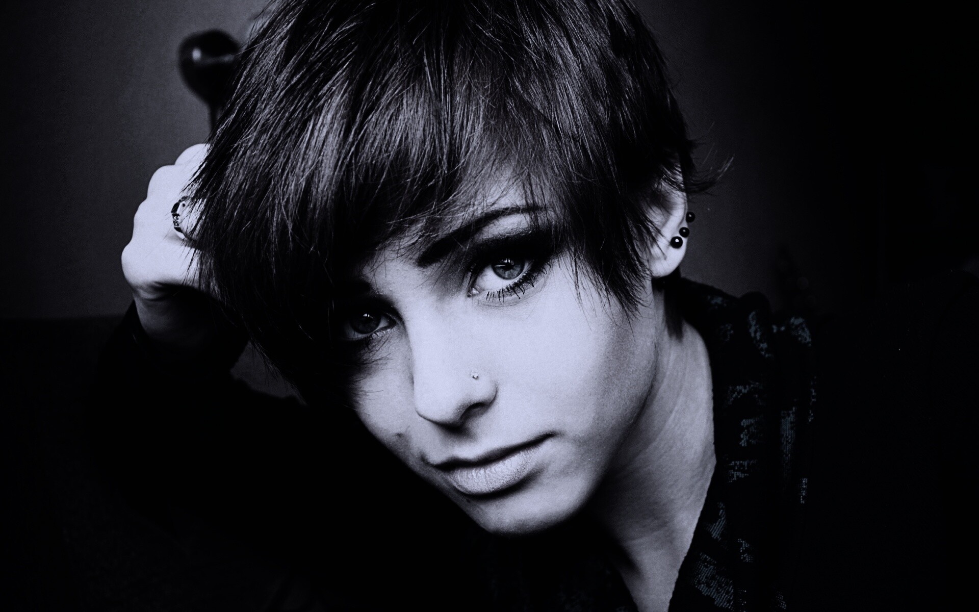 Выразительный взгляд голубых глаз обои