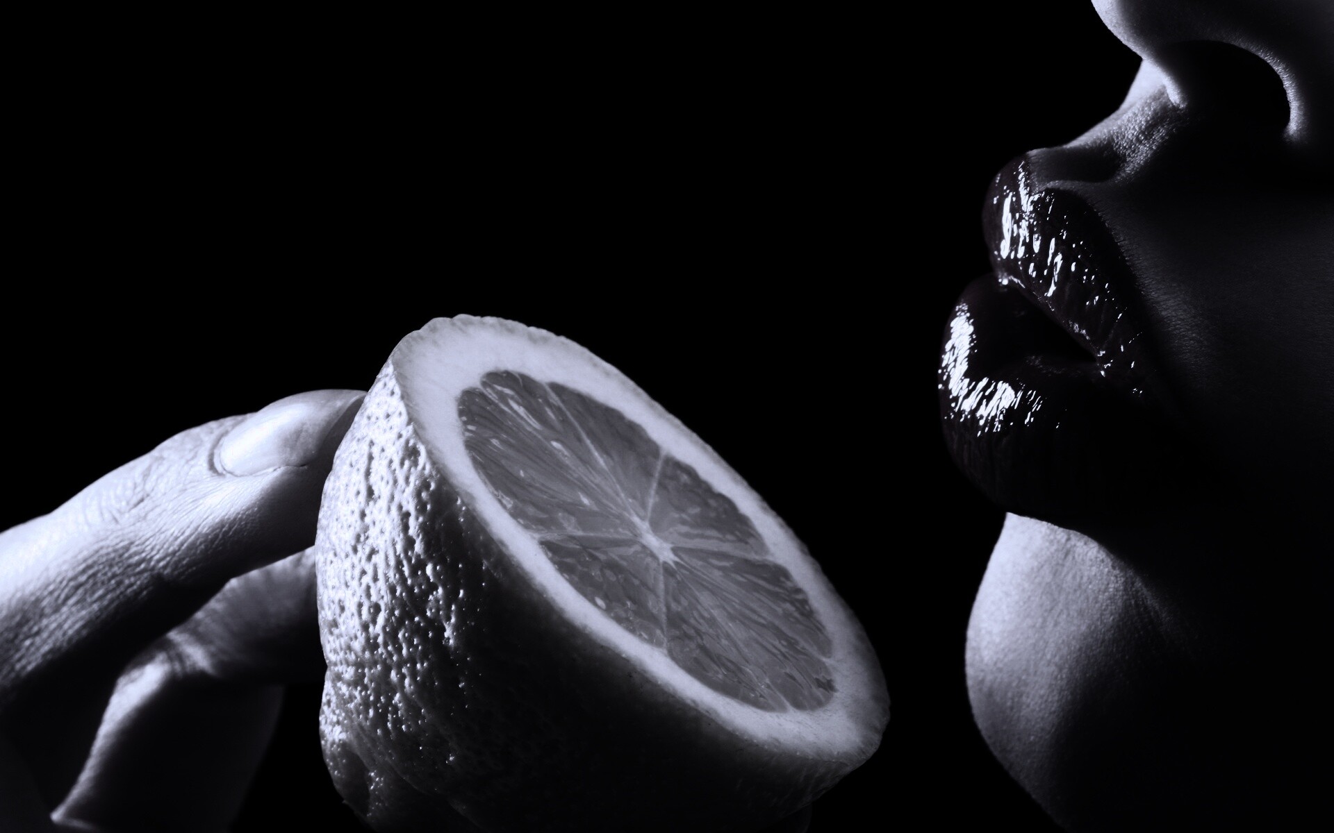 Лимон и губы обои