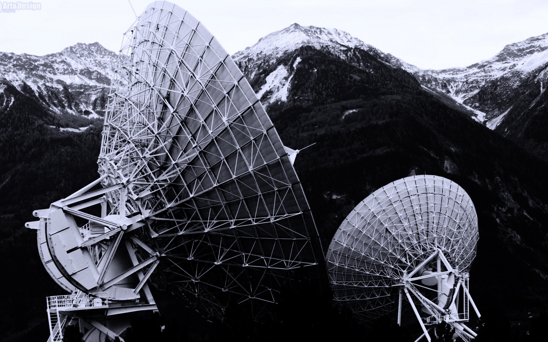 Локаторы в горах обои