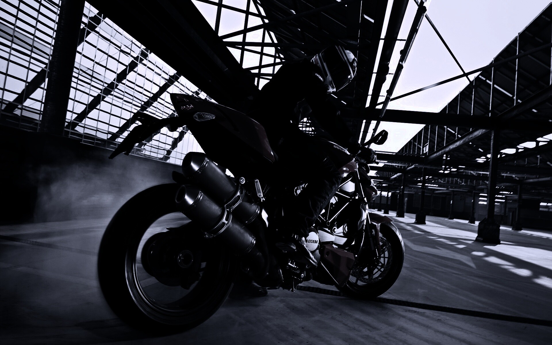 Пробуксовка на мотоцикле обои