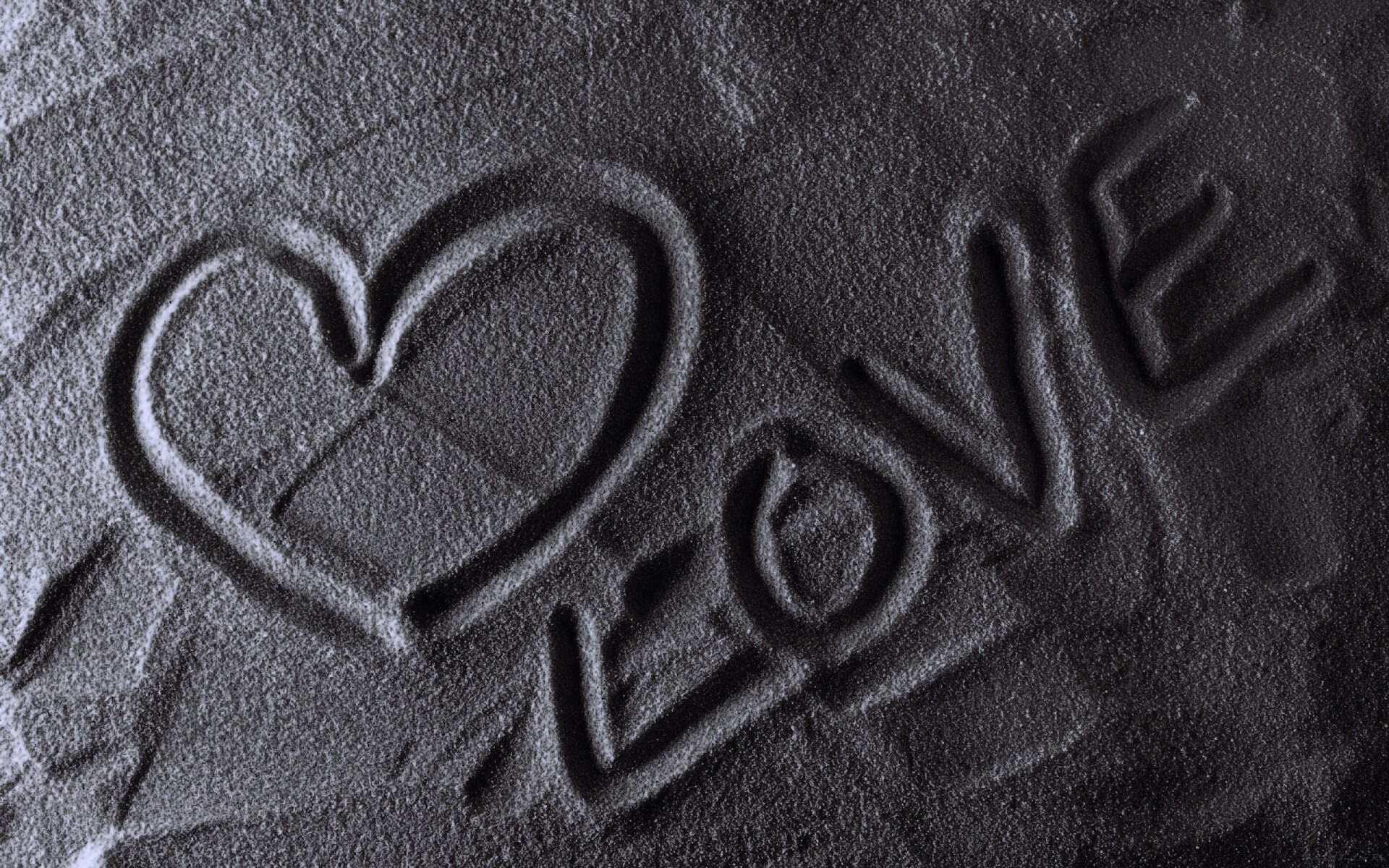 Любовь на песке обои