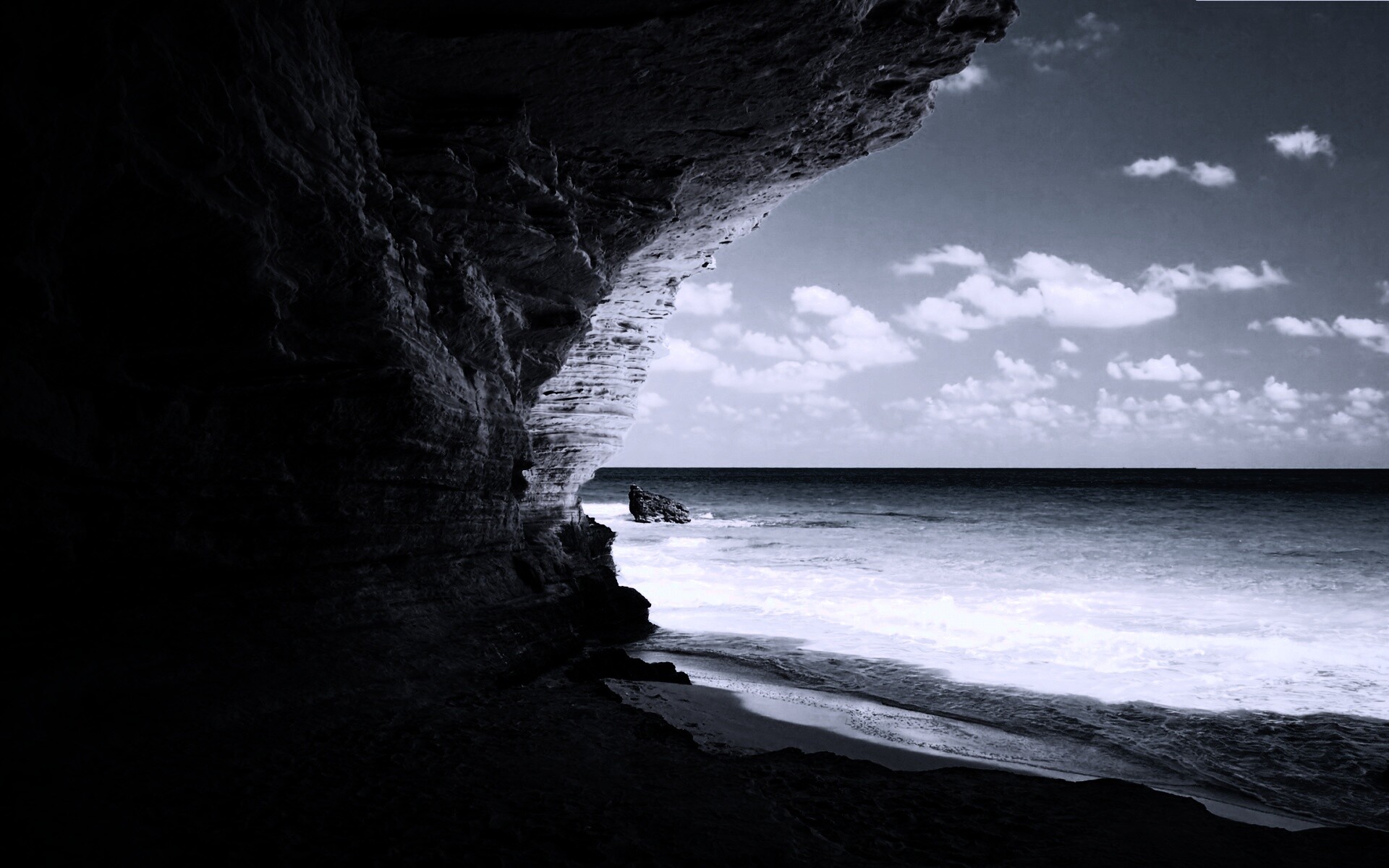 Скальный морской берег обои