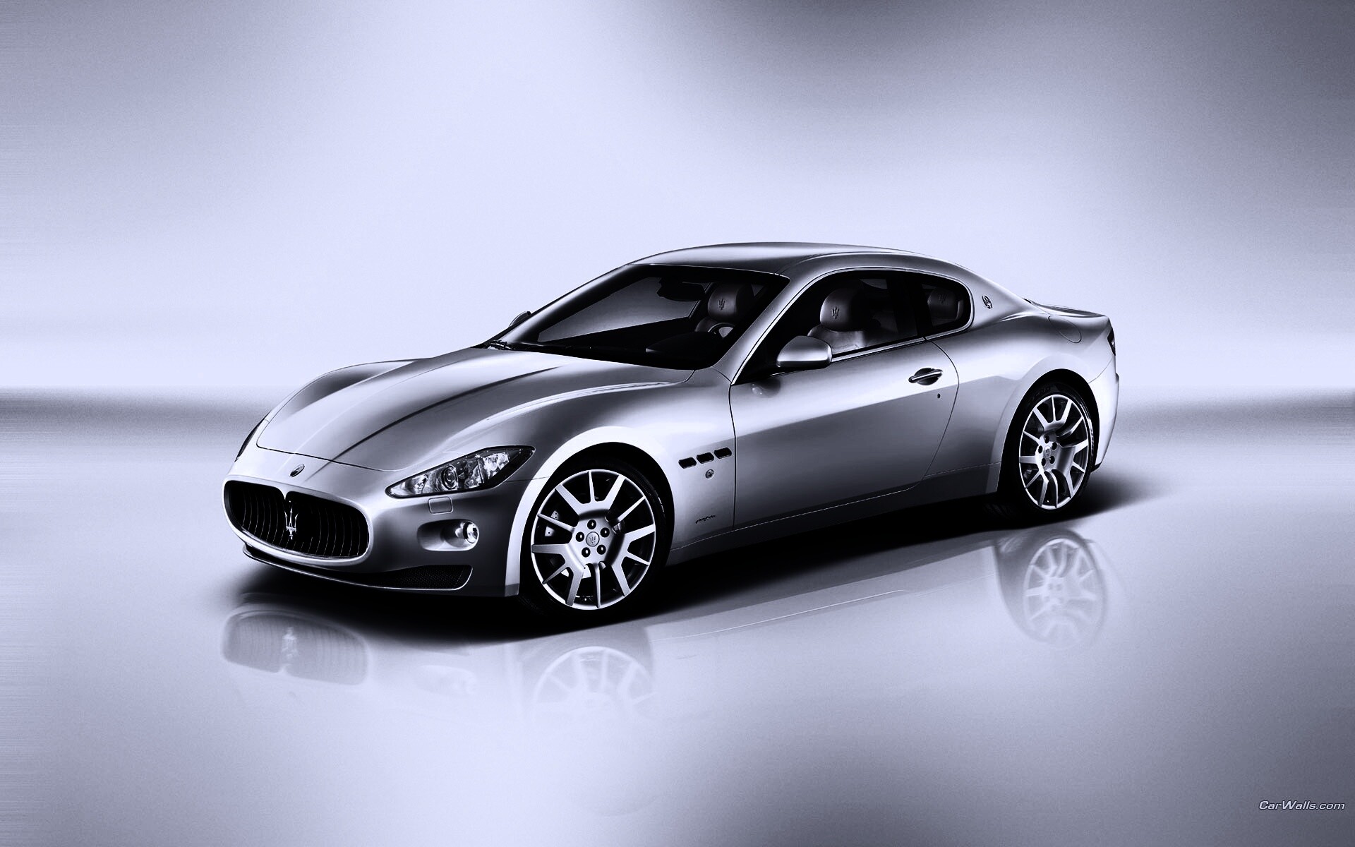 Грандтуризмо на белом фоне обои