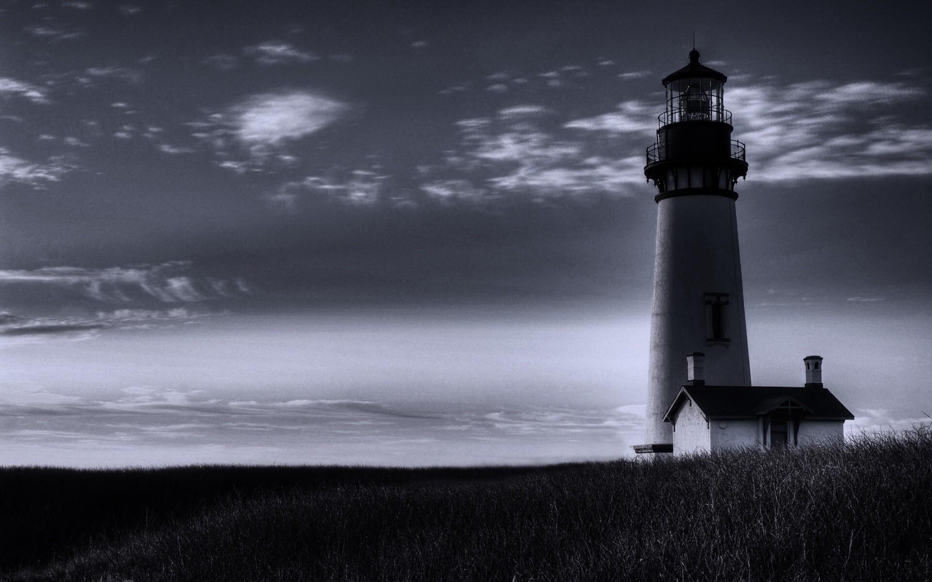 Маяк в поле обои