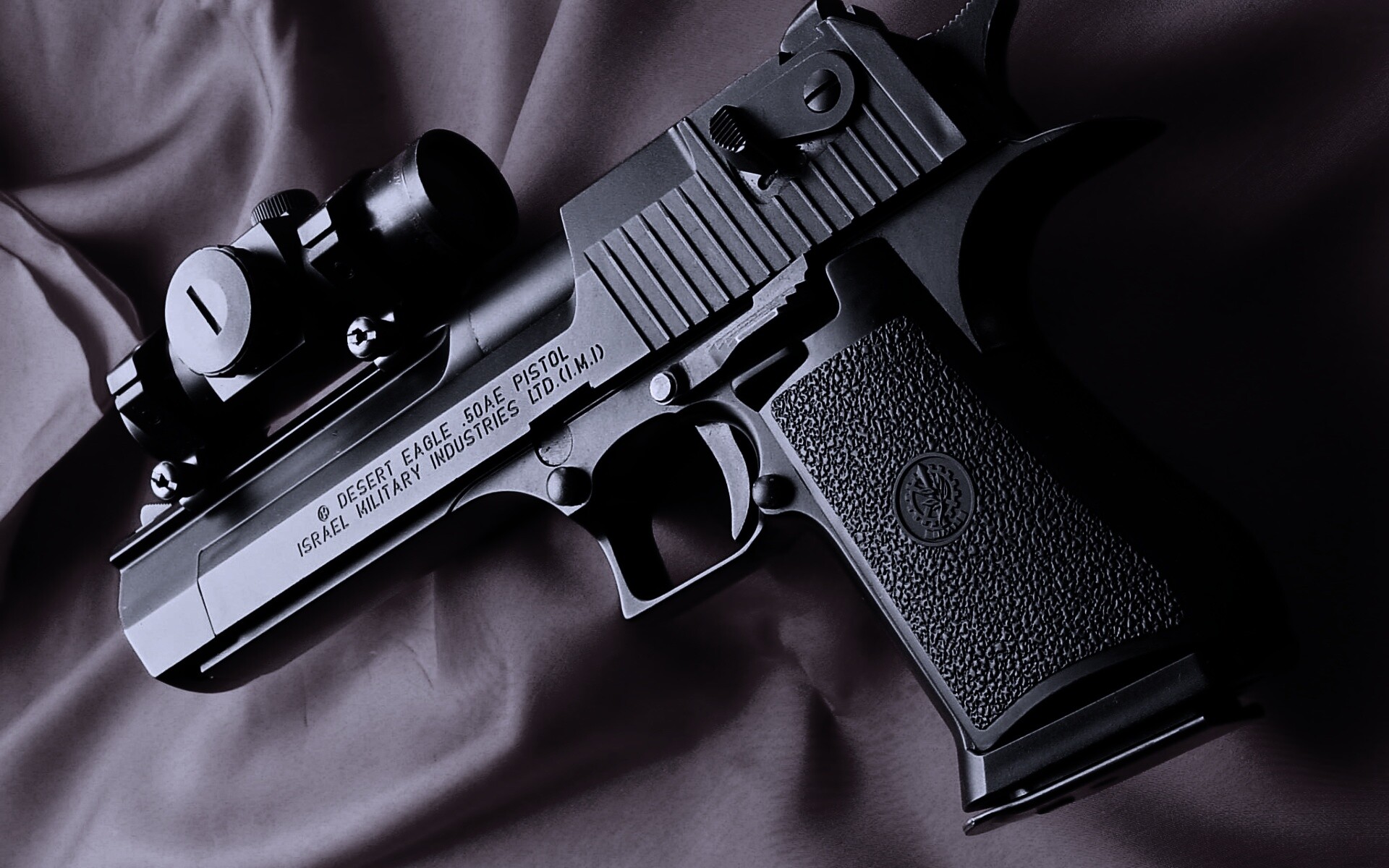 Пистолет Desert Eagle с прицелом обои