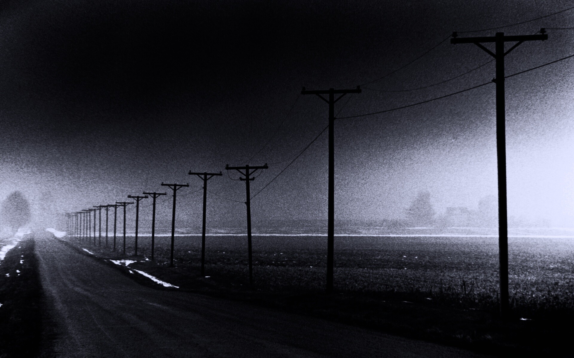 Столбы вдоль дороги обои