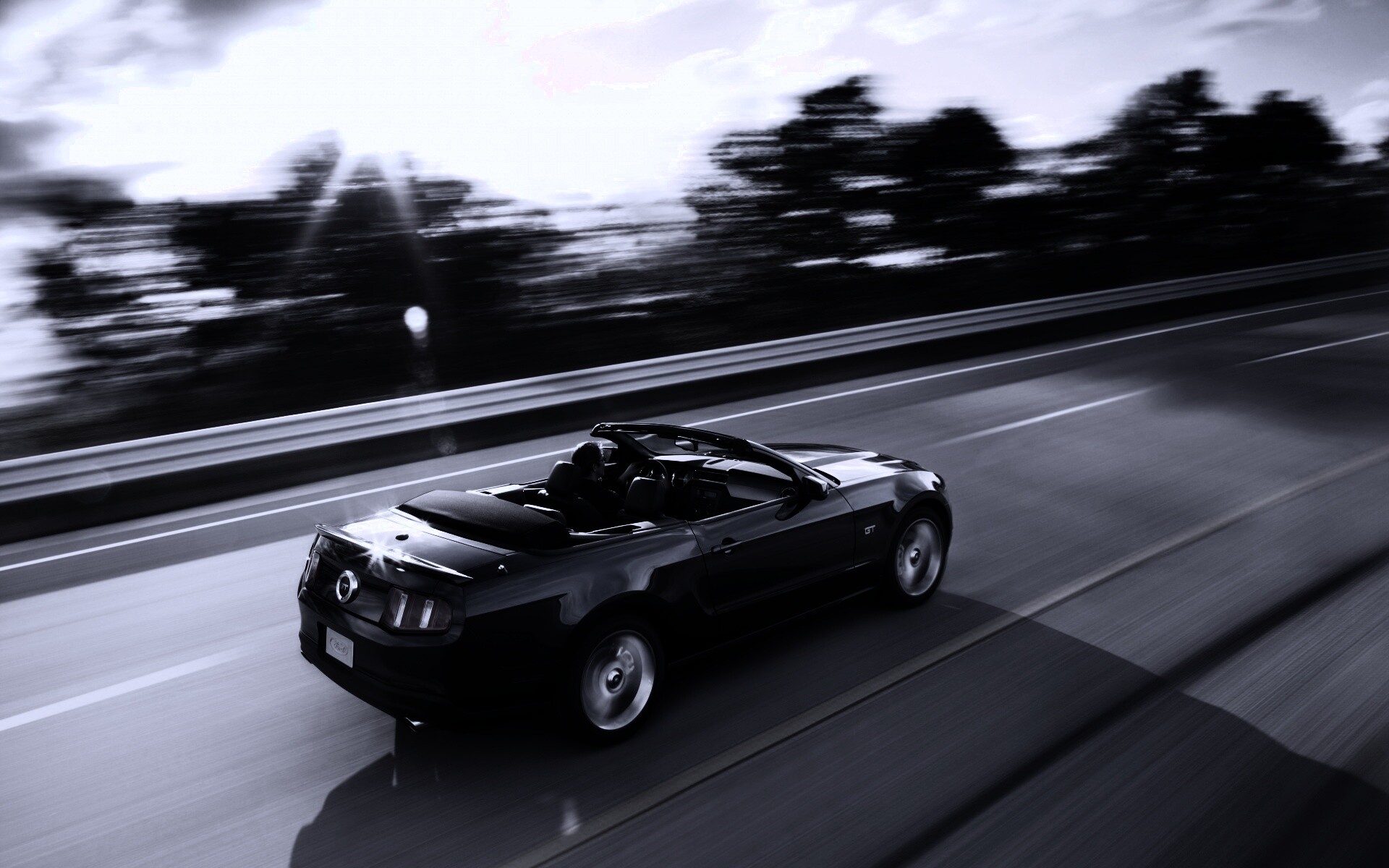 Машина на трассе обои