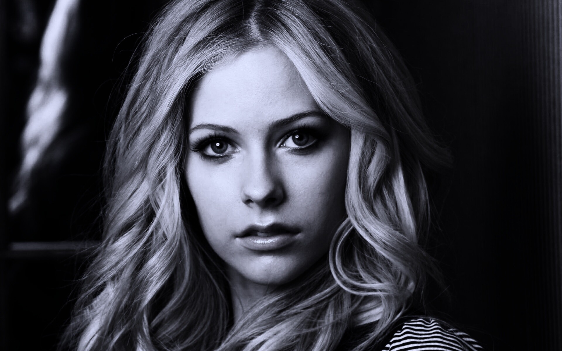 Блондинка Аврил Лавин обои