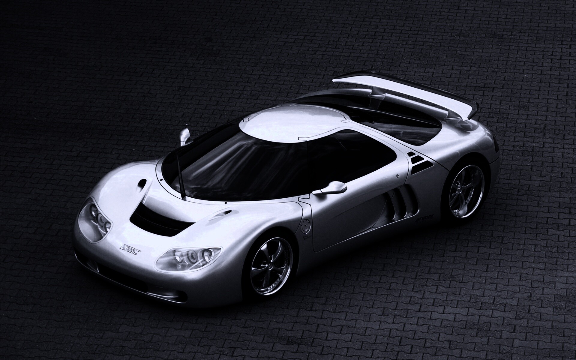 Красивый серебристый спорткар обои