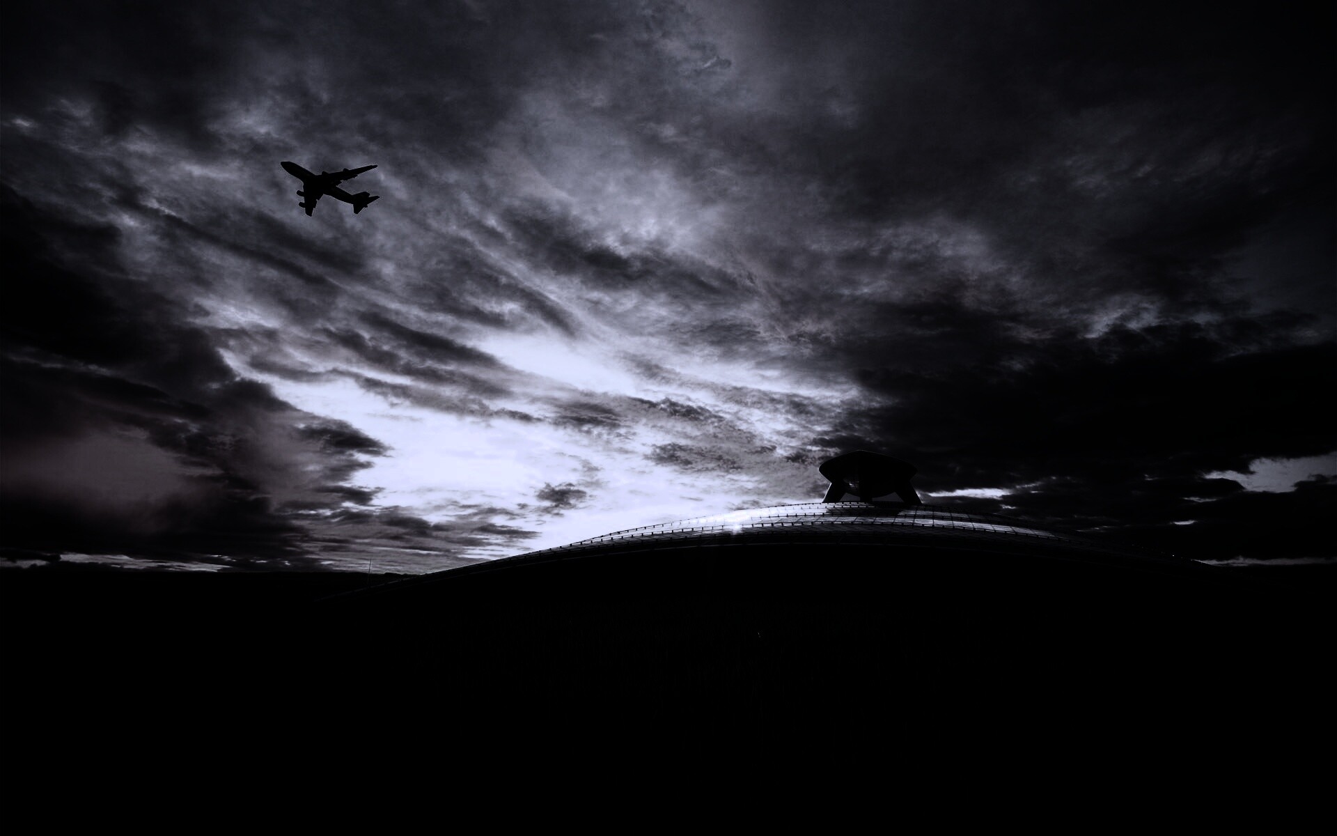 Самолет в закатном небе обои