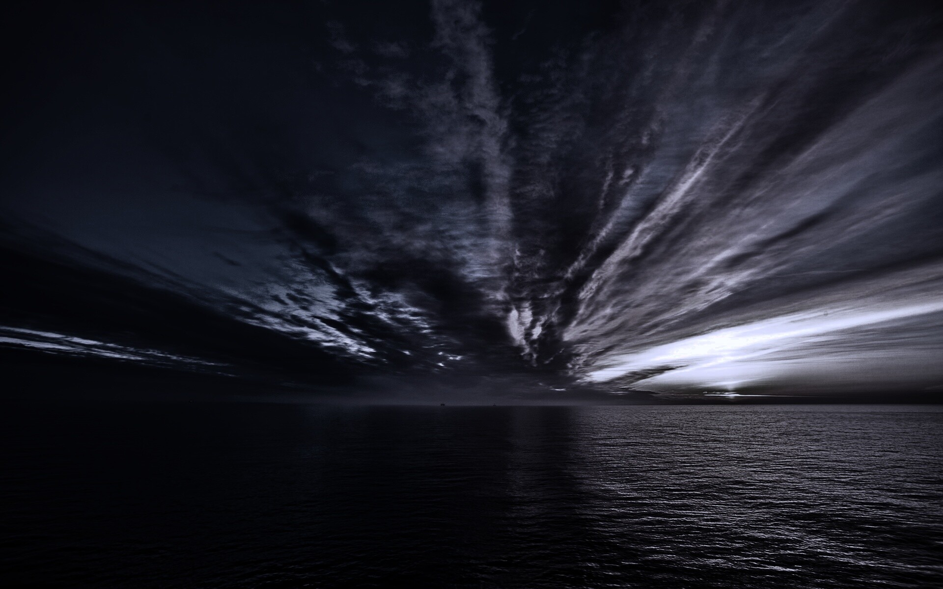 Закатное небо над морем обои