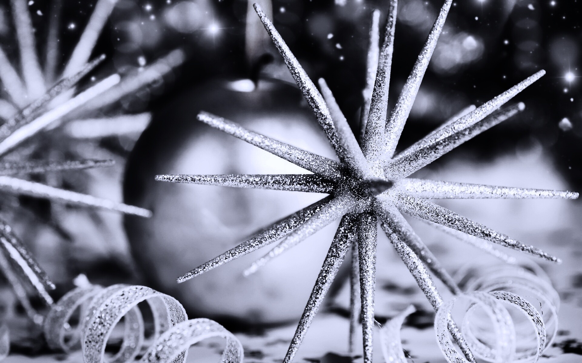 Новогодние игрушки и украшения обои