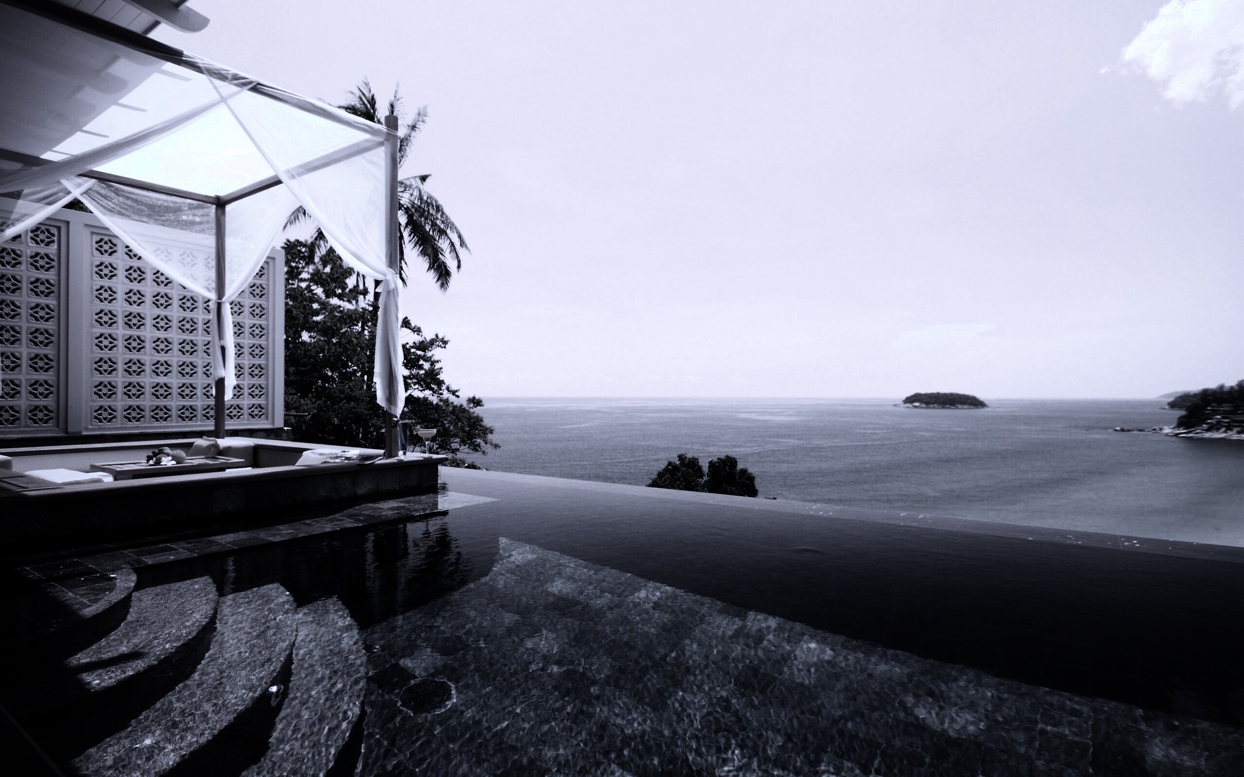 Бассейн на берегу моря обои