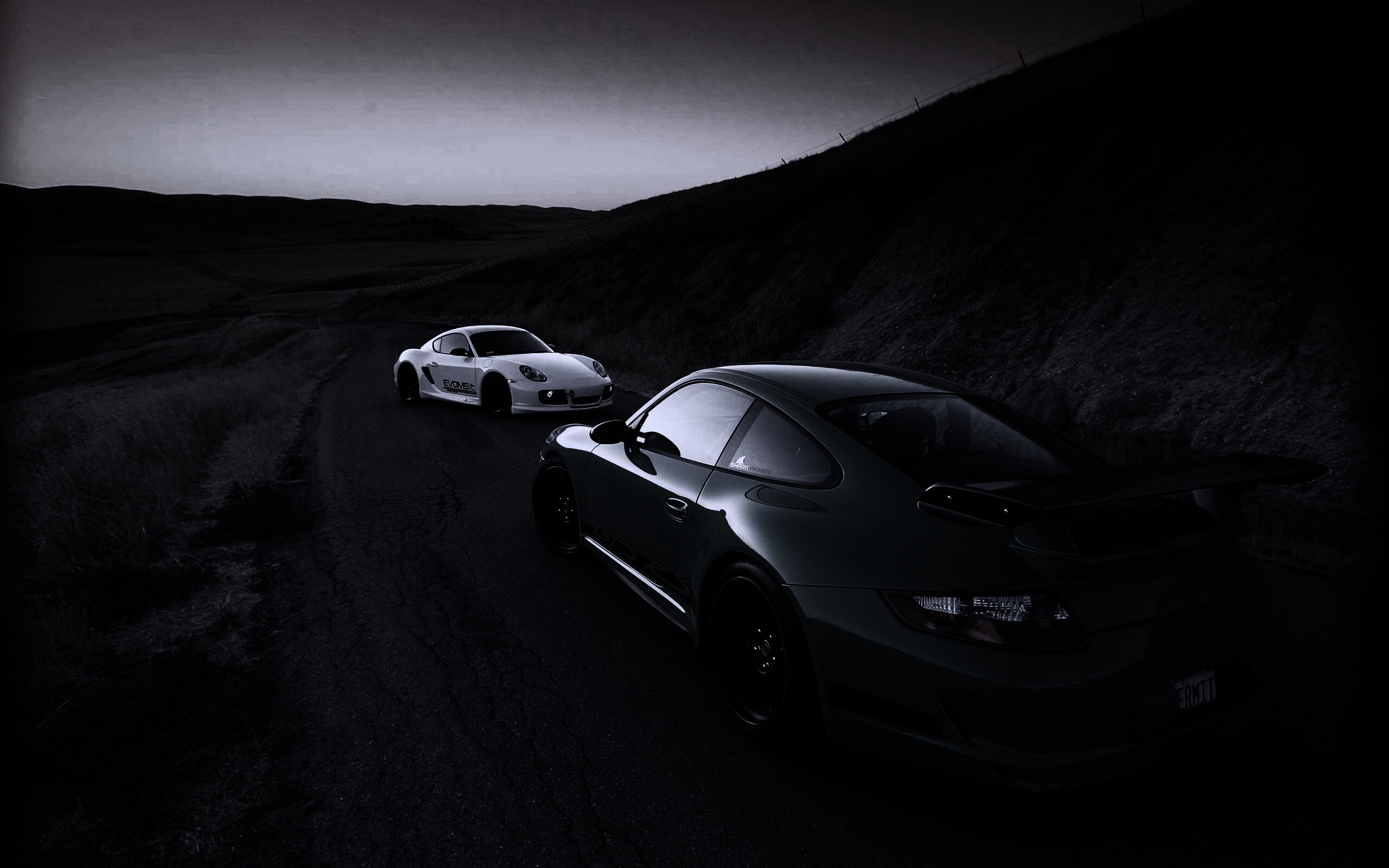 Два порша на горной дороге обои