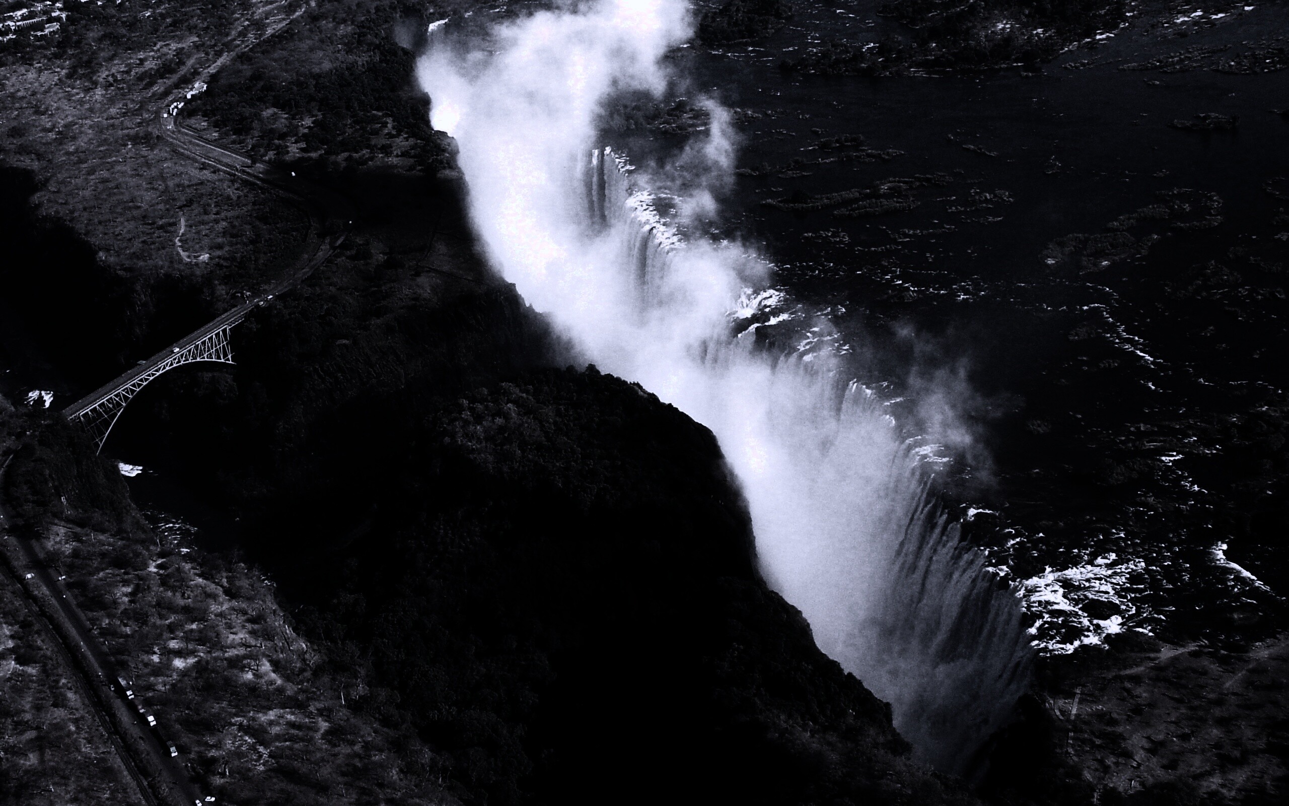 Живописный водопад обои