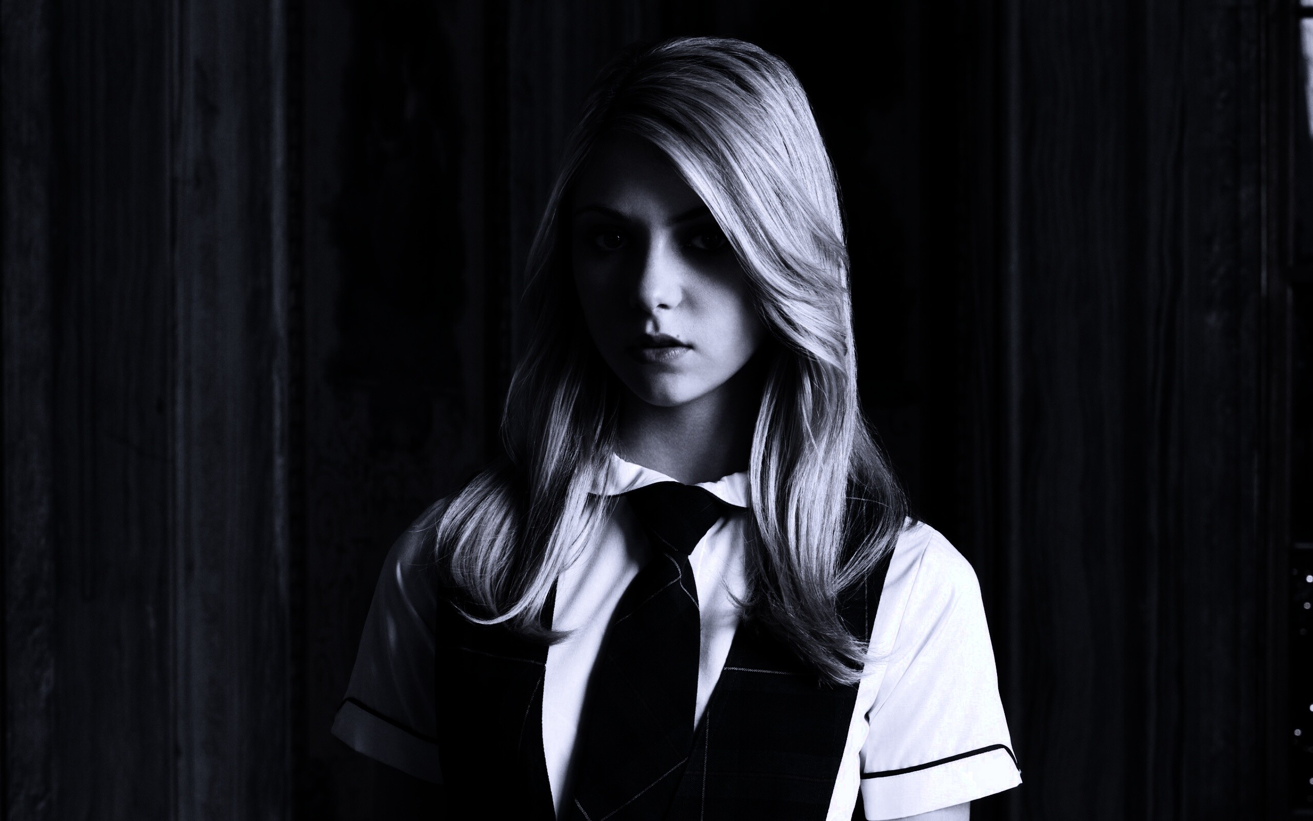 Тейлор Момсен обои