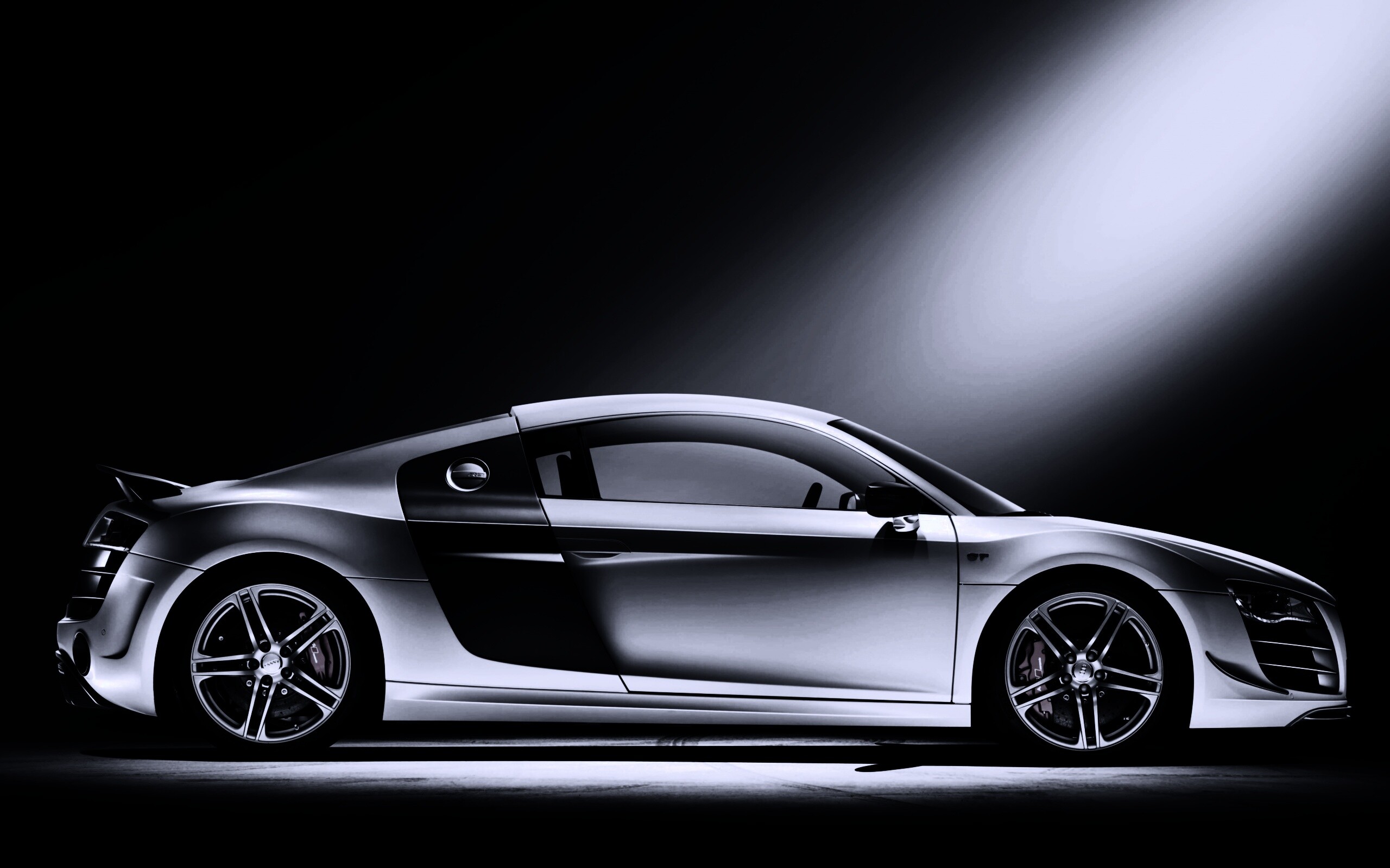 Audi R8 вид сбоку обои