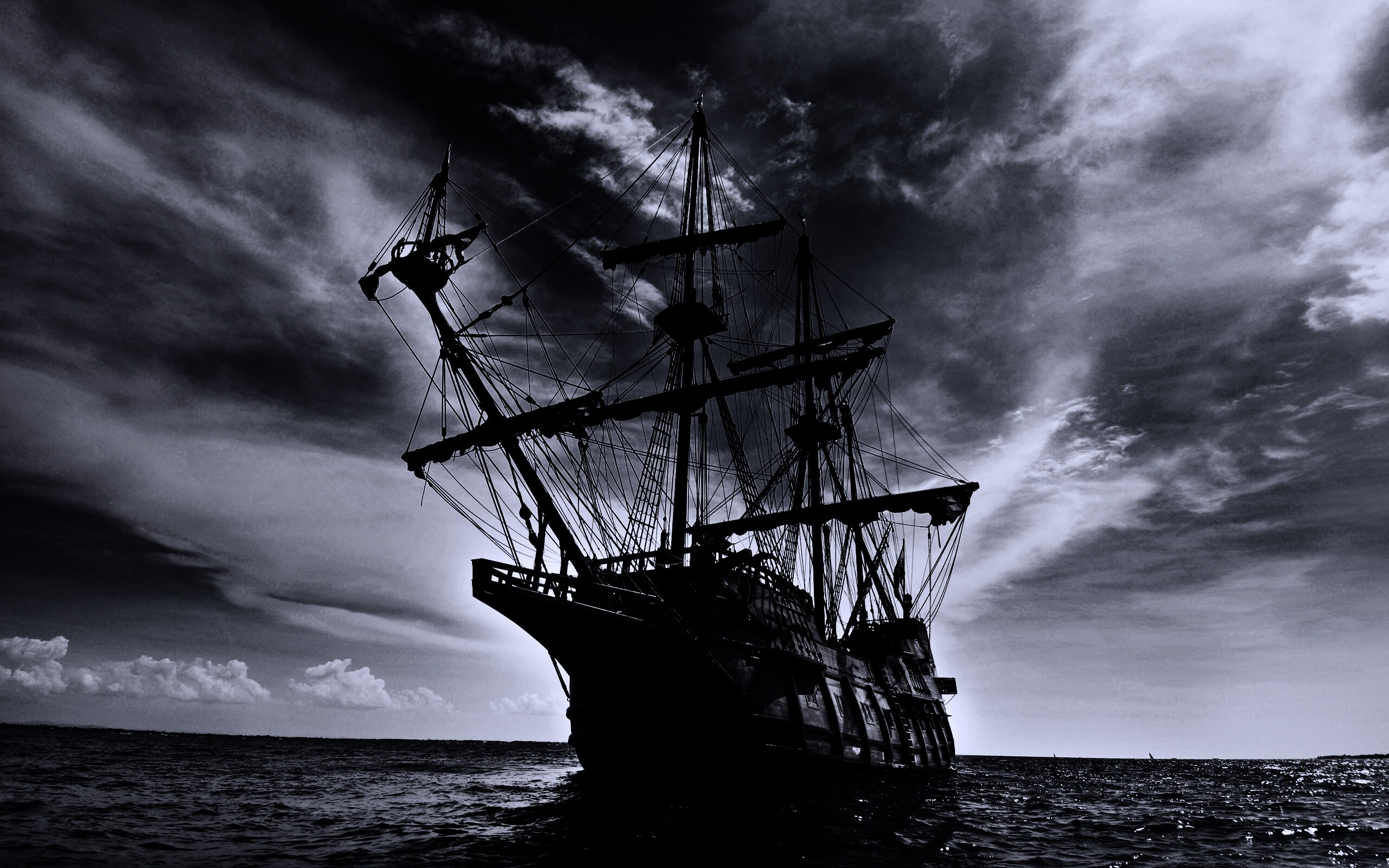 Галеон в море обои